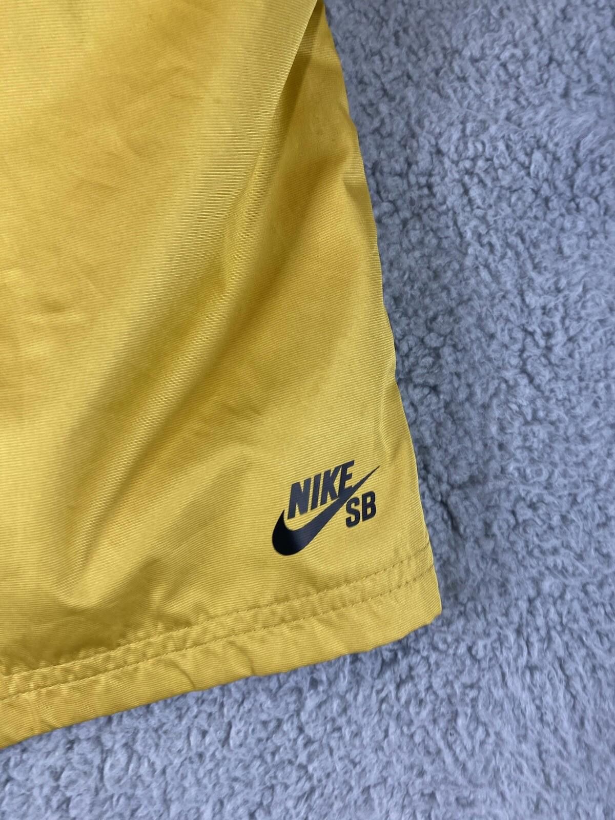 Nike Nike SB Men XS Shorts Lined Mens SZ XS Yellow Sulphur Size US 28 / EU 44 - 3 Thumbnail