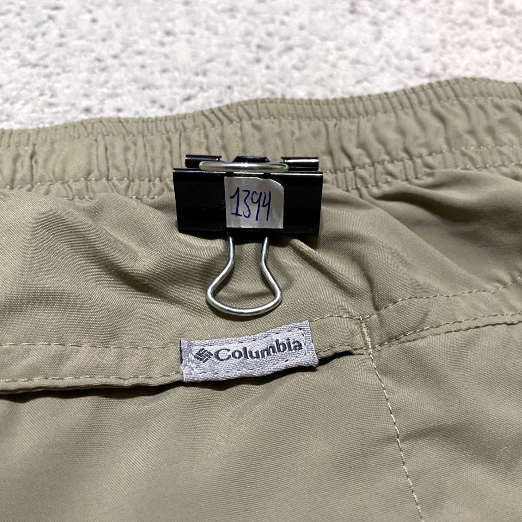 Vintage Columbia Womens Shorts Bermuda 2XL Beige Nylon Inseam 5" Outdoor Hiking Walking Baggy? Size 40" / US 18 - 8 Thumbnail