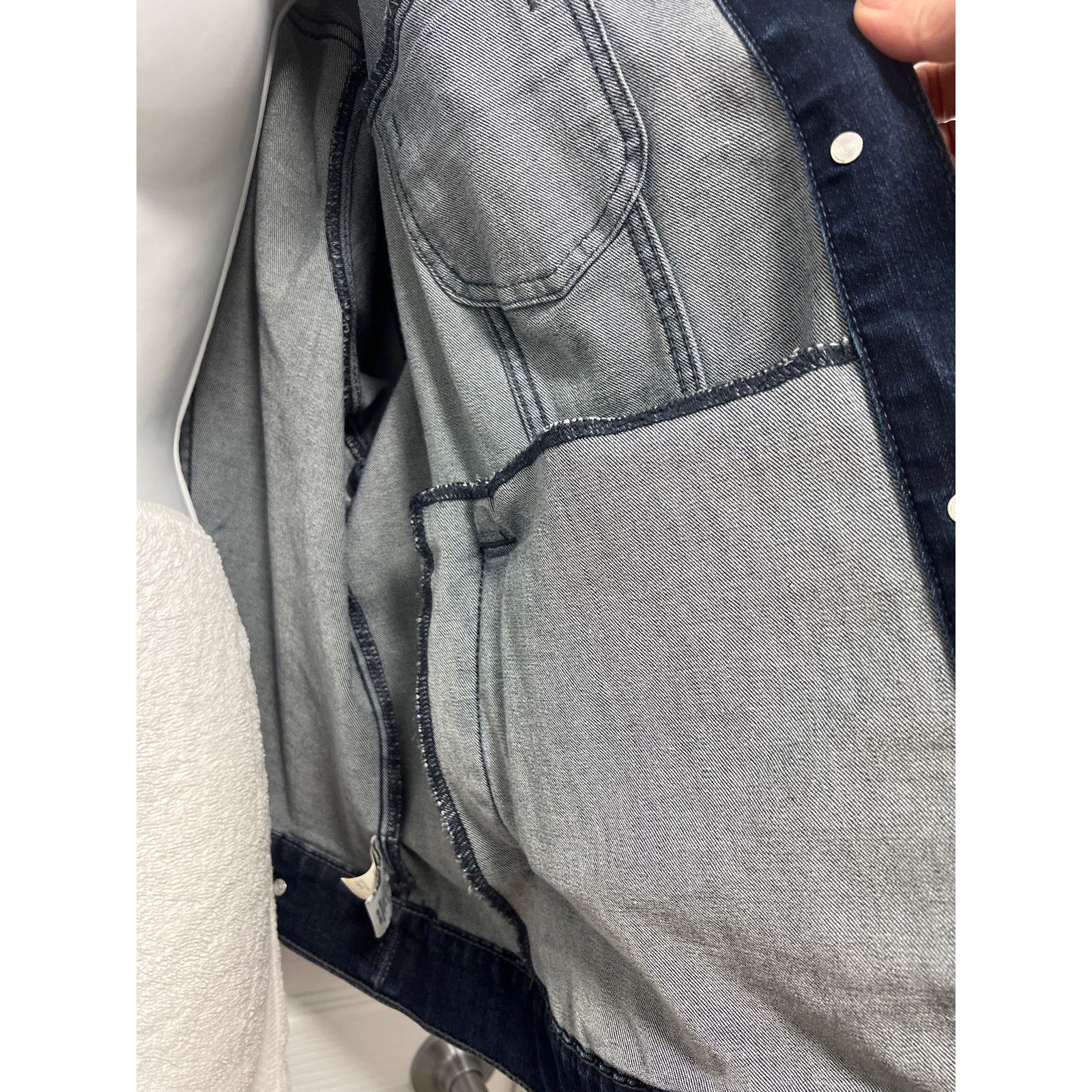 Other Torrid Dark Wash Denim Jean Jacket, Size 3 (3XL / 22-24) Size 3XL / US 20-22 - 4 Thumbnail