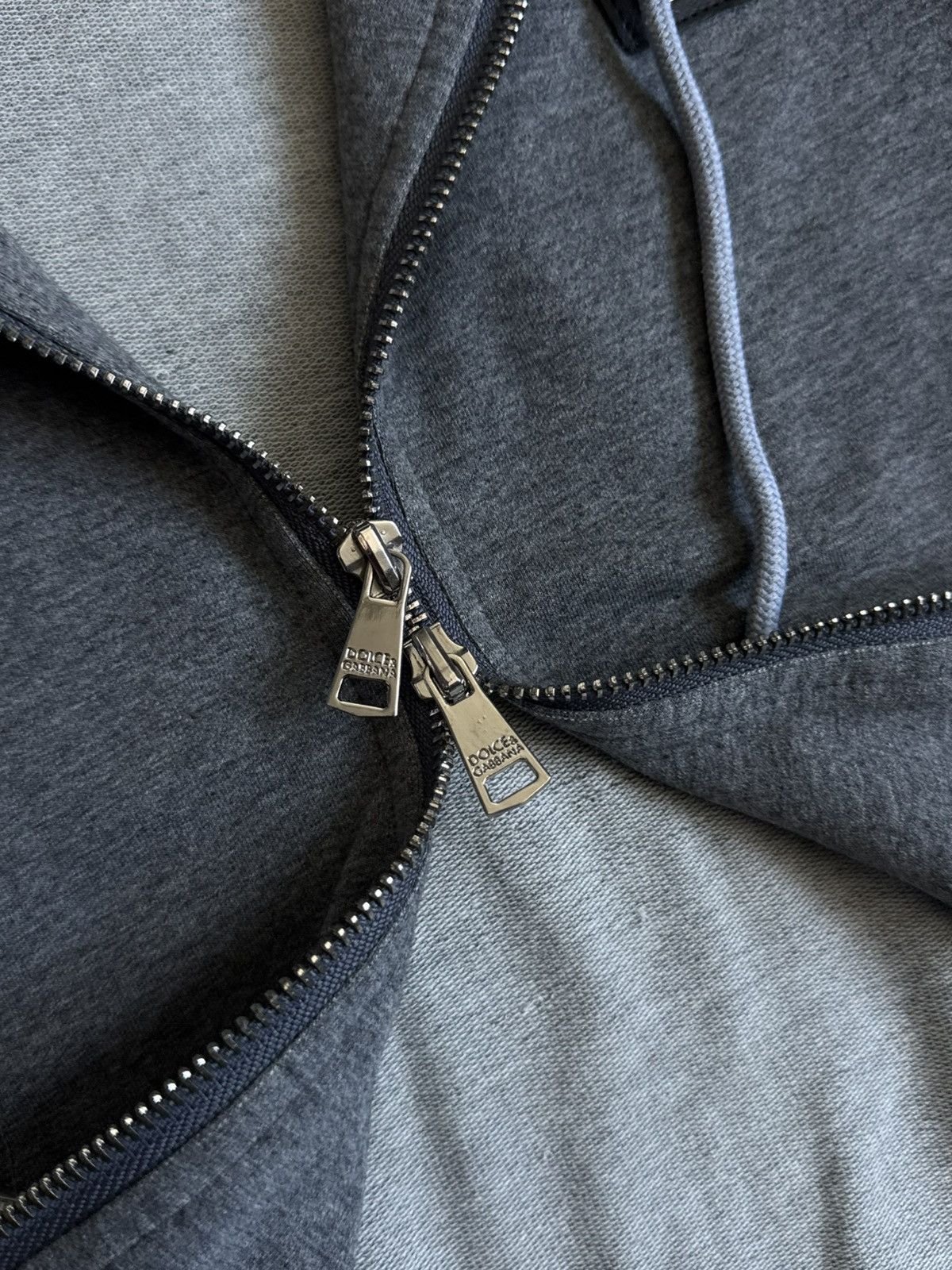 Dolce & Gabbana Vintage Dolce & Gabbana Metal Logo Y2K Women’s Zip-Hoodie Size L / US 10 / IT 46 - 11 Thumbnail