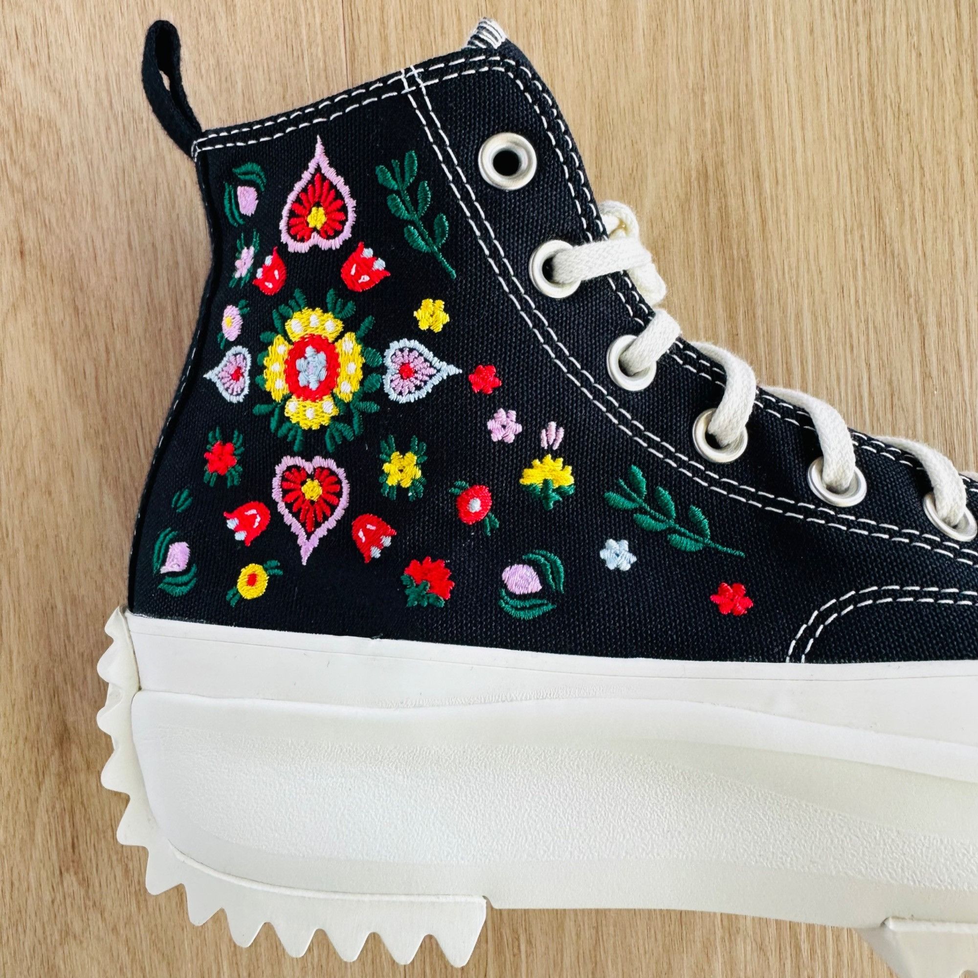 Converse Converse Run Star Hike Hi Platform 5 Men Shoes Floral Embroi Size US 5 / EU 37 - 4 Thumbnail