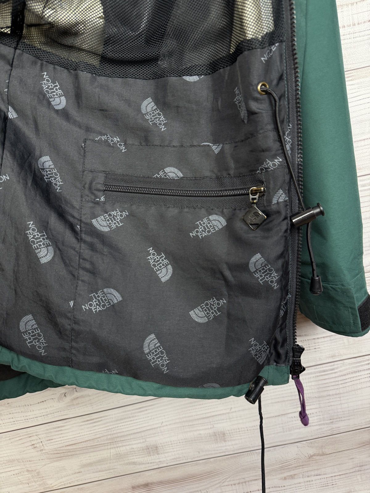 The North Face Vintage The North Face Gore Tex Windbreaker Light Jacket Size US L / EU 52-54 / 3 - 24 Thumbnail