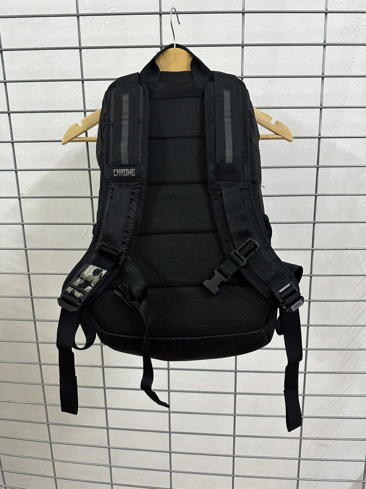 Chrome Industries × Michel Klein Rare And Beautiful Chrome Industries X Michel Klein Backpack Size ONE SIZE - 2 Thumbnail