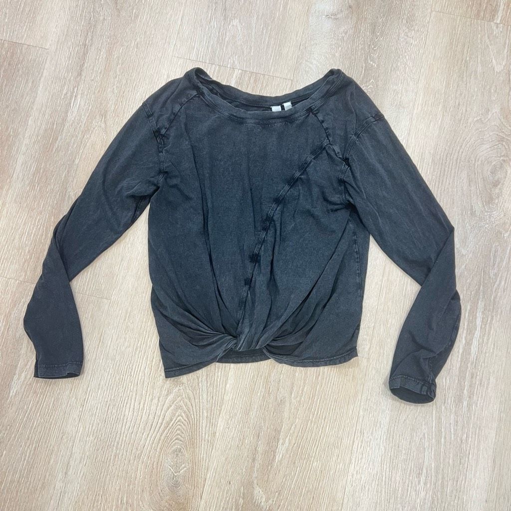 Z Brand Z by Zella Washed Black Twist Front Long Sleeve Cropped Top Size XS / US 0-2 / IT 36-38 - 8 Thumbnail