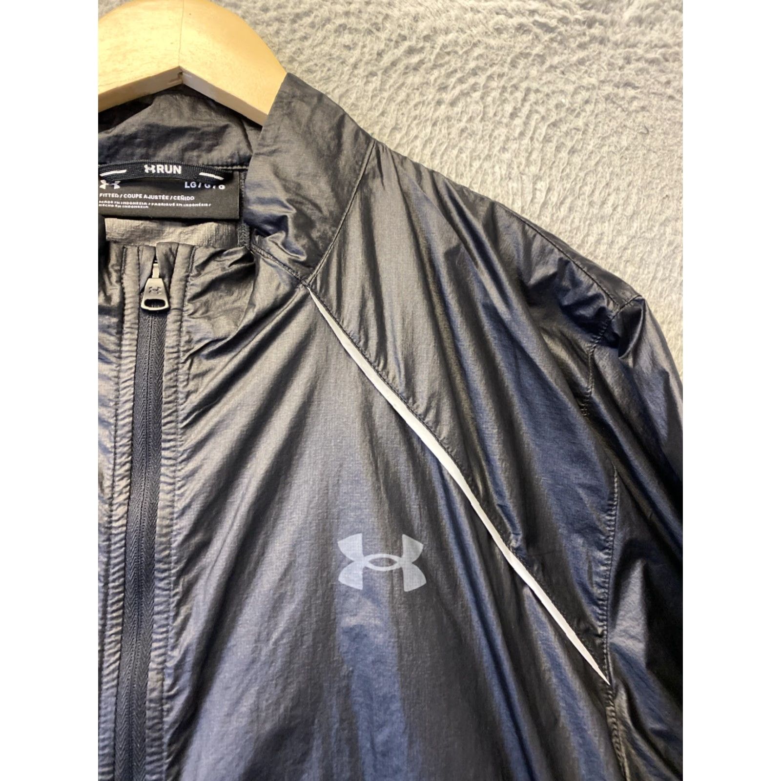 Under Armour VINTAGE? No. Under Armour Run Impasse Reflect Men’s L Waterproof Jacket Run Black Size US L / EU 52-54 / 3 - 3 Thumbnail