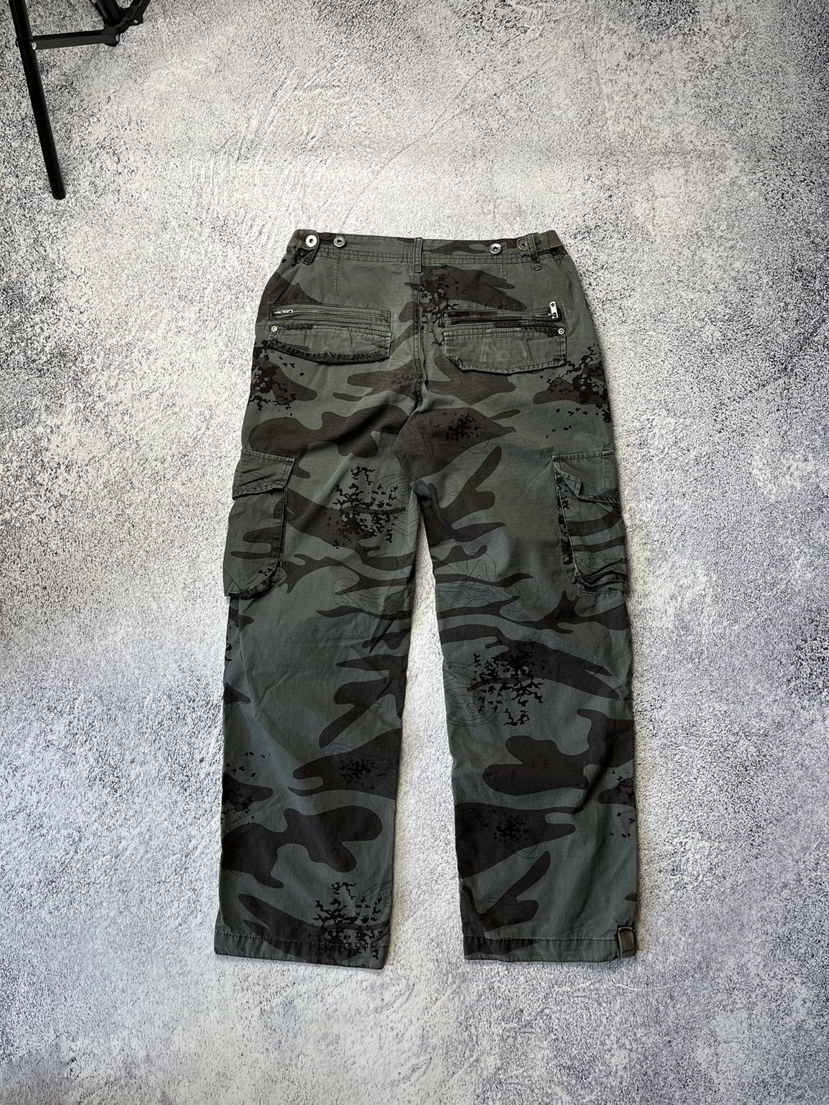 Japanese Brand VINTAGE FADED STREETWEAR CAMO CARGO PANTS Y2K Size US 32 / EU 48 - 14 Thumbnail