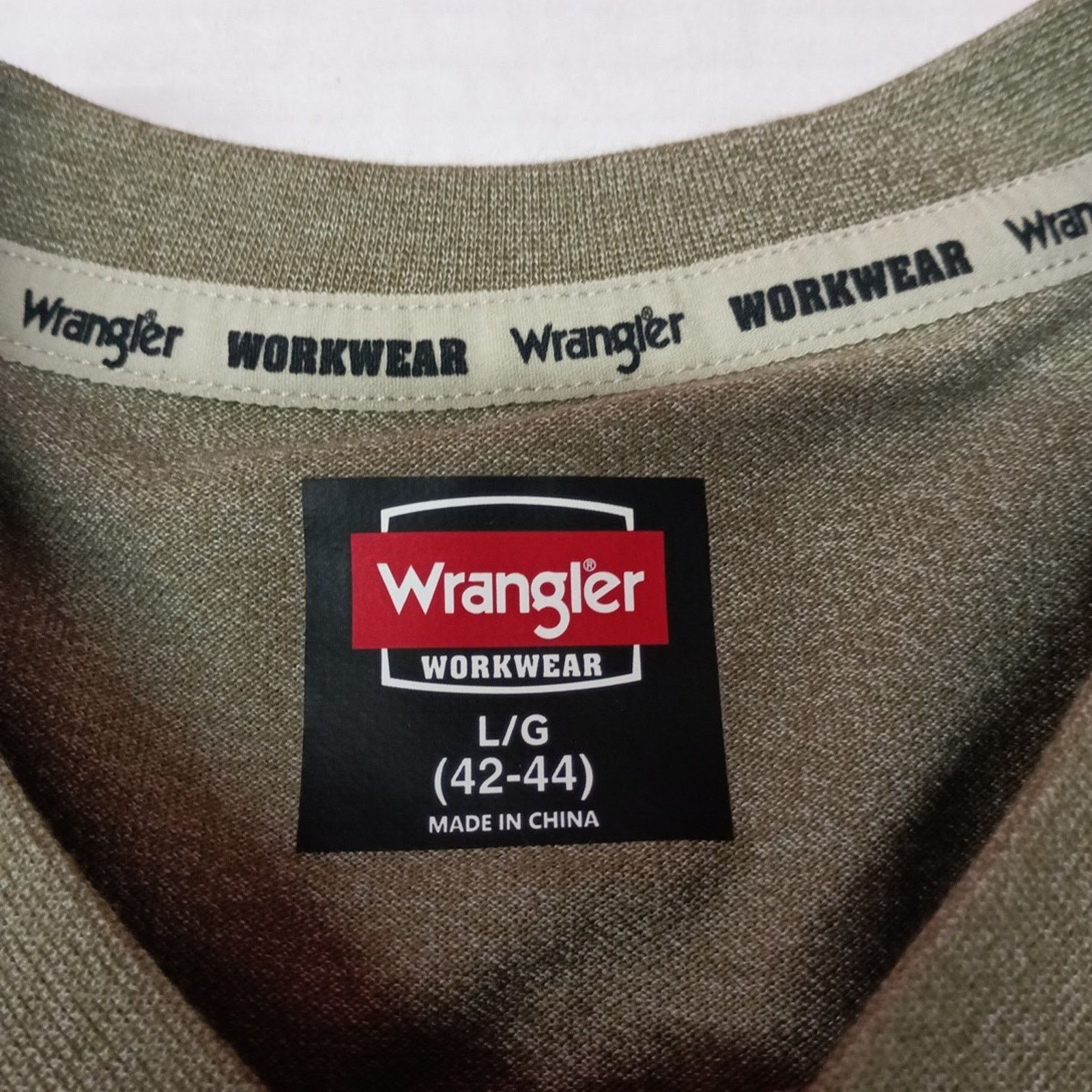 Wrangler Wrangler Work Henley Shirt Men's L (42-44) Green Relaxed Fit Size US L / EU 52-54 / 3 - 3 Thumbnail