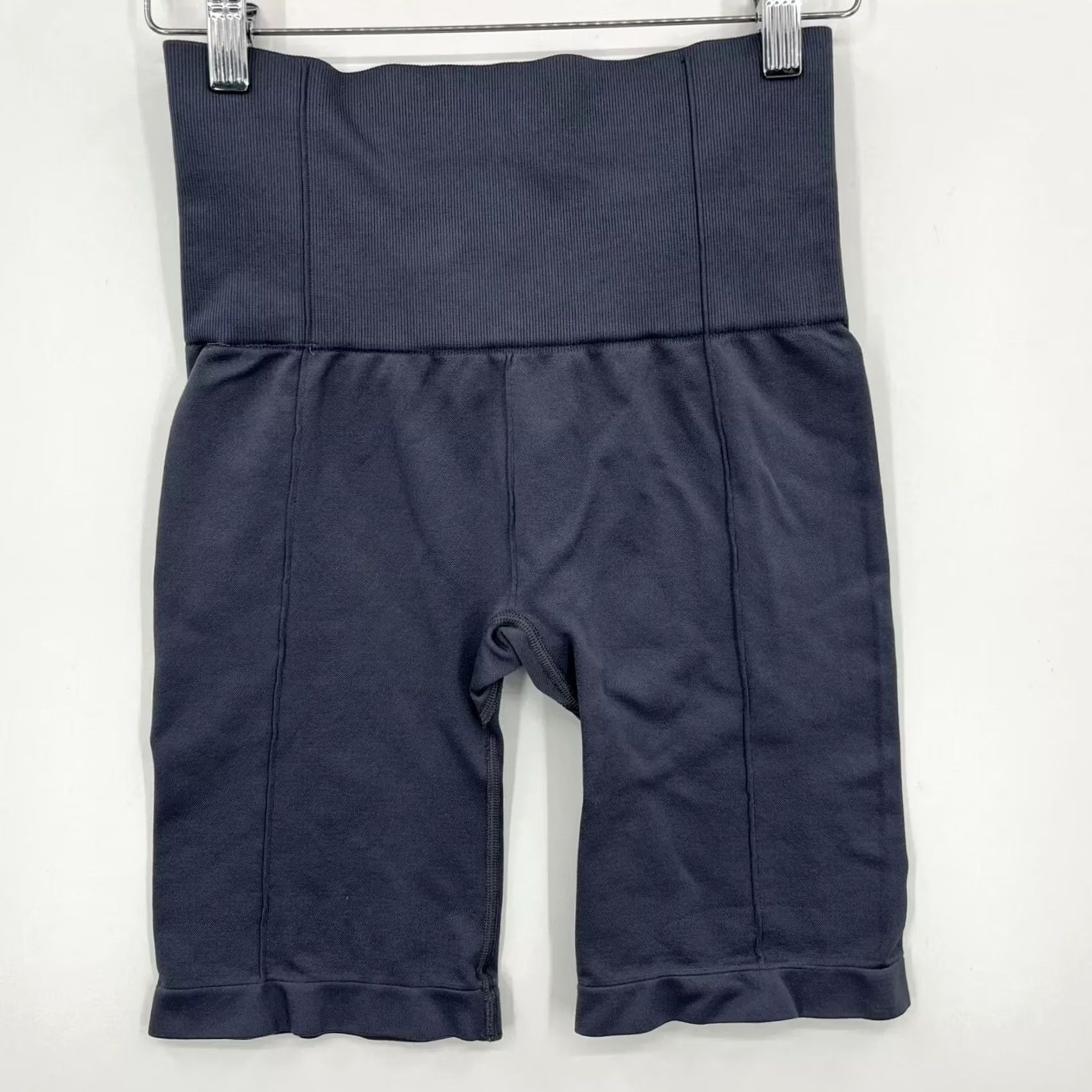 Umbro Umbro Woman Gray Biker Shorts M Solid High Rise Stretch Active Gym Shirt? Size 32" / US 10 / IT 46 - 5 Thumbnail
