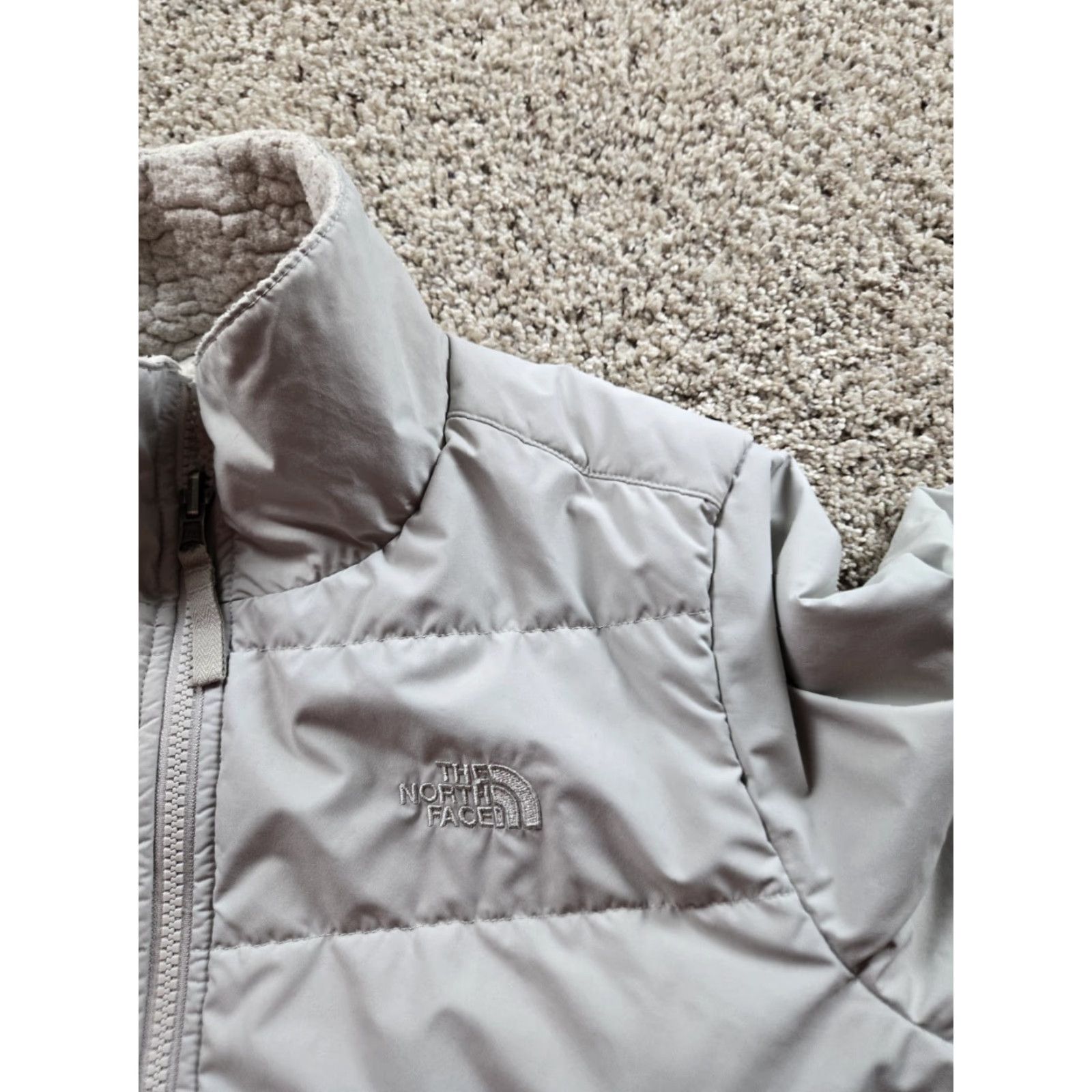 The North Face The North Face Jacket Womens M Beige Full Zip Pockets Lined Polyester Beig e Size M / US 6-8 / IT 42-44 - 4 Thumbnail