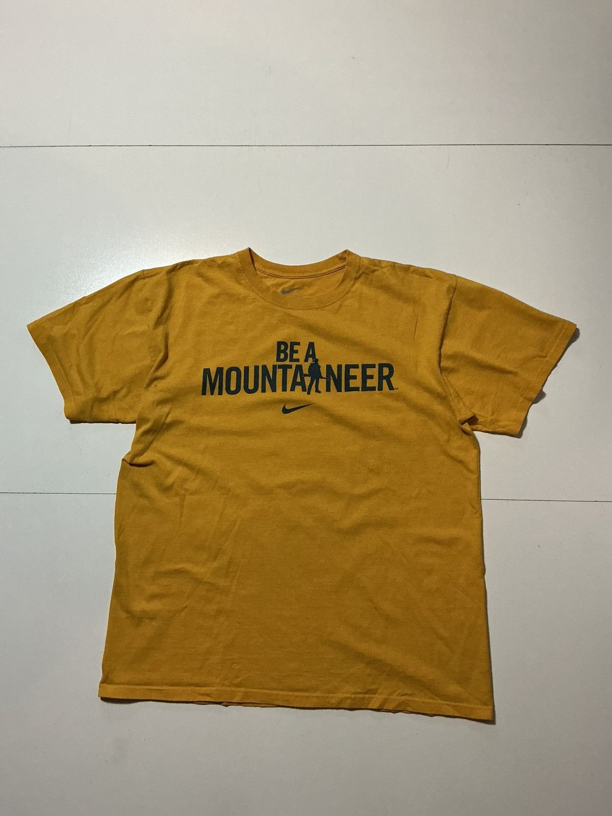 Nike Nike Center Swoosh West Virginia Mountaineers No T-Shirt Size US L / EU 52-54 / 3 - 2 Thumbnail