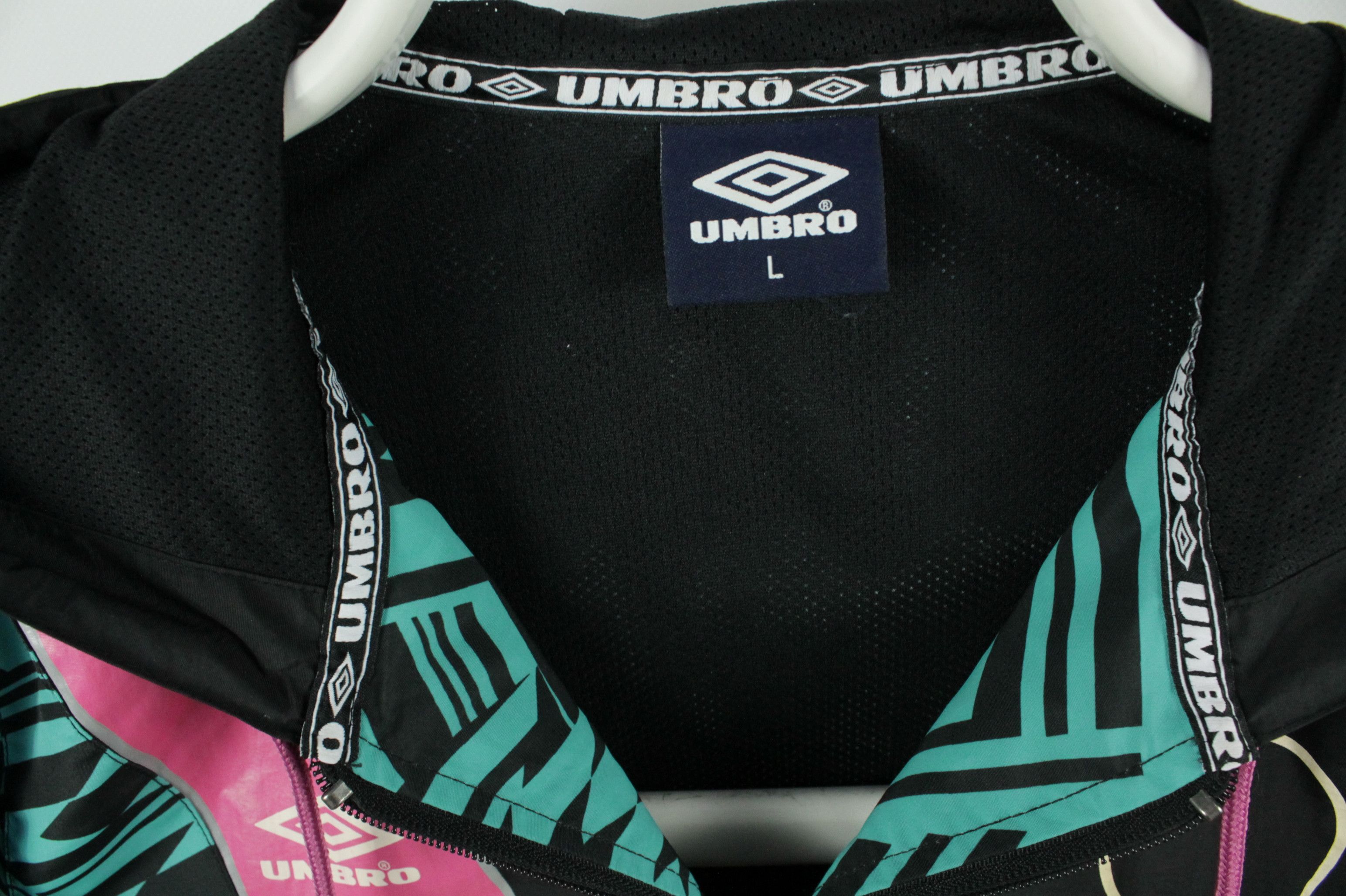 Umbro Umbro Aztec Windbreaker Jacket Men's Size US L / EU 52-54 / 3 - 5 Thumbnail