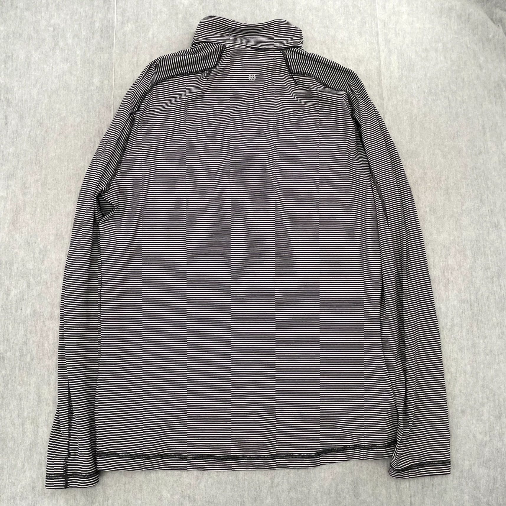 Lululemon Lululemon Black White Striped Pullover 1/4 Zip Sweatshirt Adult Large Performance Mens Size US L / EU 52-54 / 3 - 2 Thumbnail