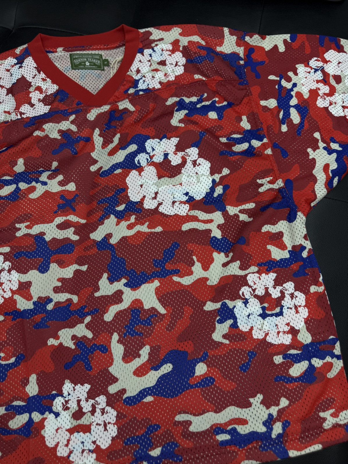 DENIM TEARS Denim Tears Red Camo Cotton Wreath Jersey Size L (NEW) Size US L / EU 52-54 / 3 - 3 Thumbnail