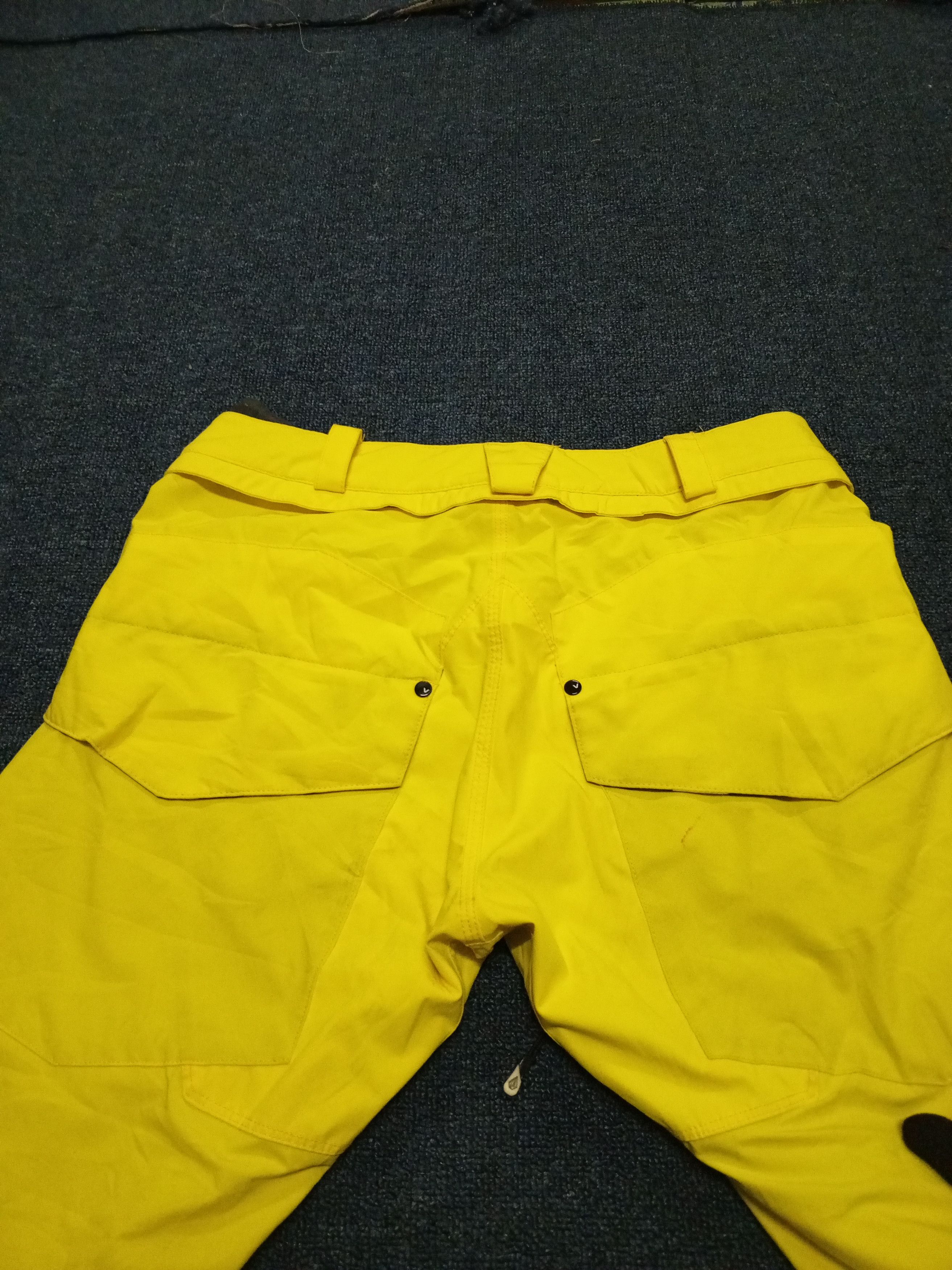 Volcom VALCOM YELLOW SNOWBOARD PANTS NICE Size US 34 / EU 50 - 11 Thumbnail