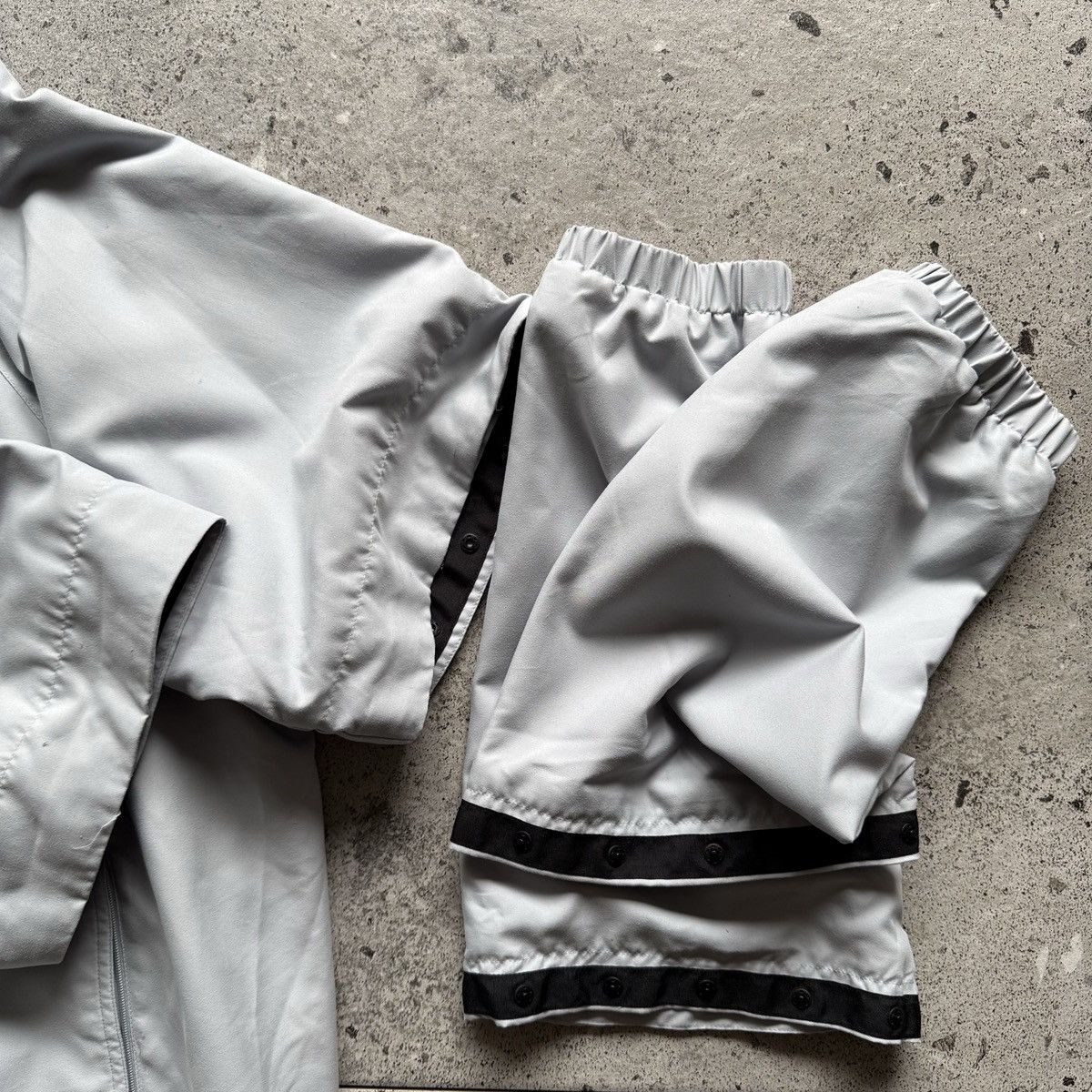 Adidas Vintage Mens Grey V-neck Jacket Zip-Off Sleeves