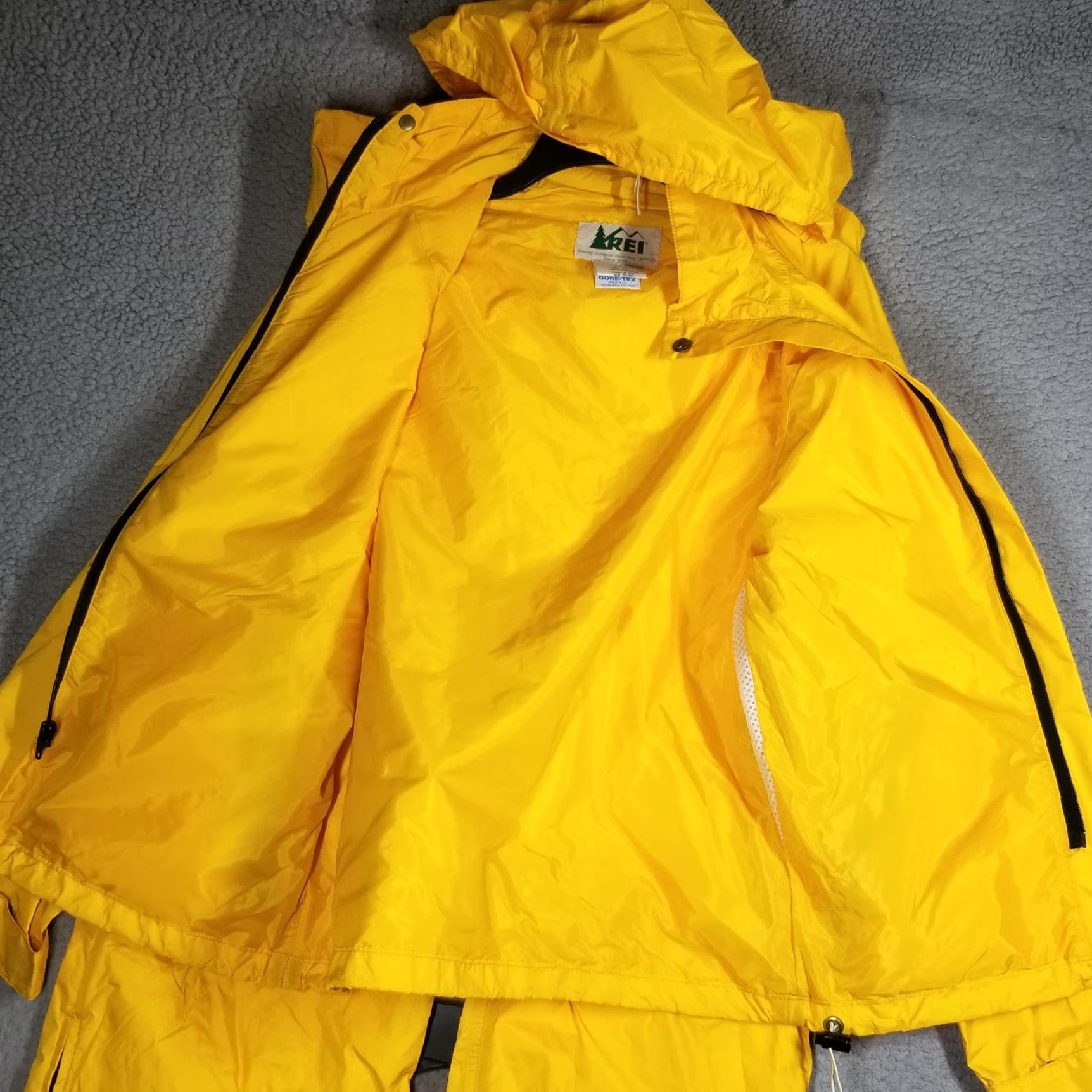 Vintage VINTAGE REI Gore-Tex Rain Suit Mens XS Yellow 2-Piece Track Jacket & Pants Waterproof Windproof Hooded 90s Mens Size 34R - 6 Thumbnail