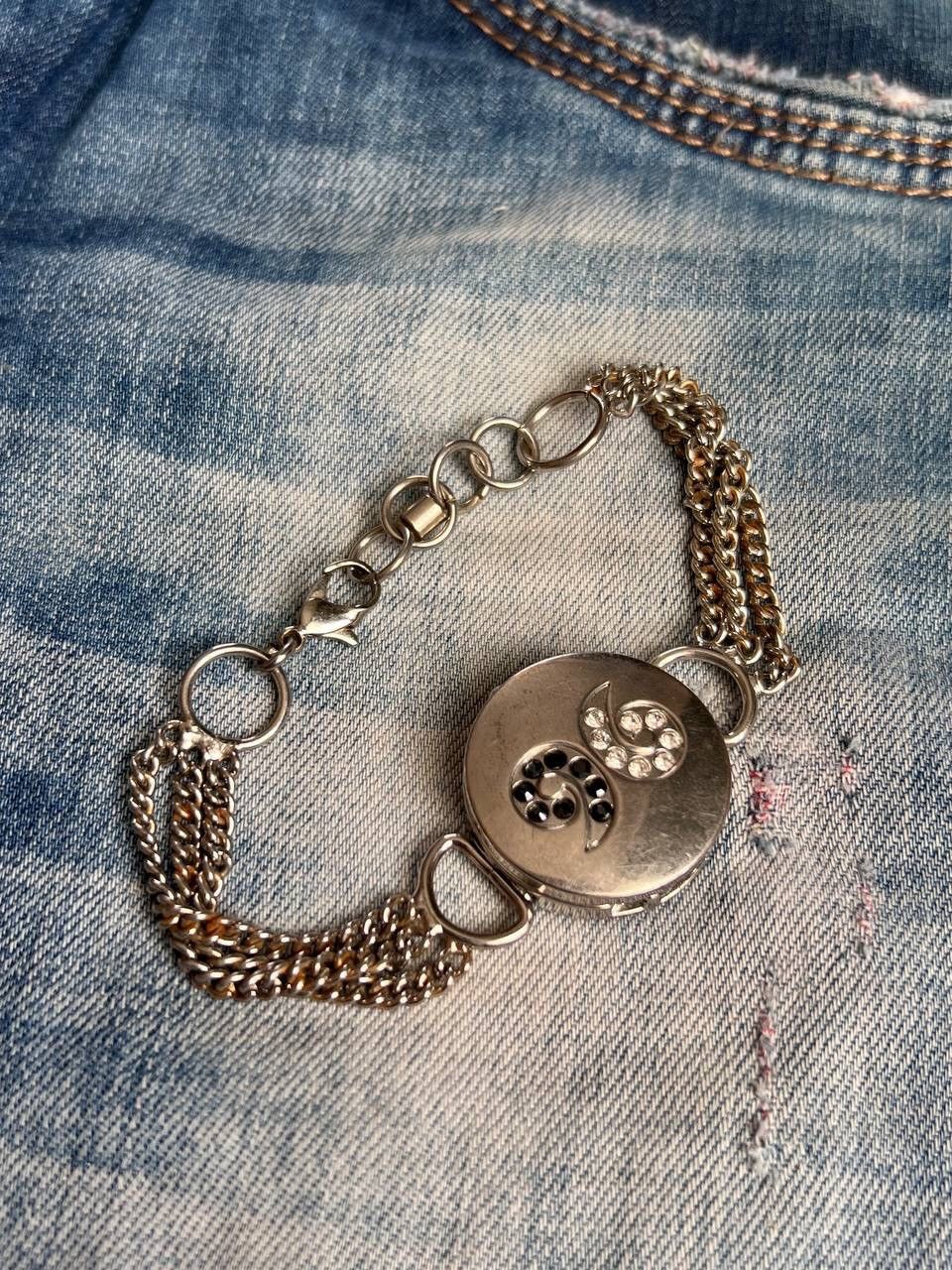 Japanese Brand × Vintage Vintage 96 Crystal Japanese style futuristic Watch Size ONE SIZE - 1 Thumbnail