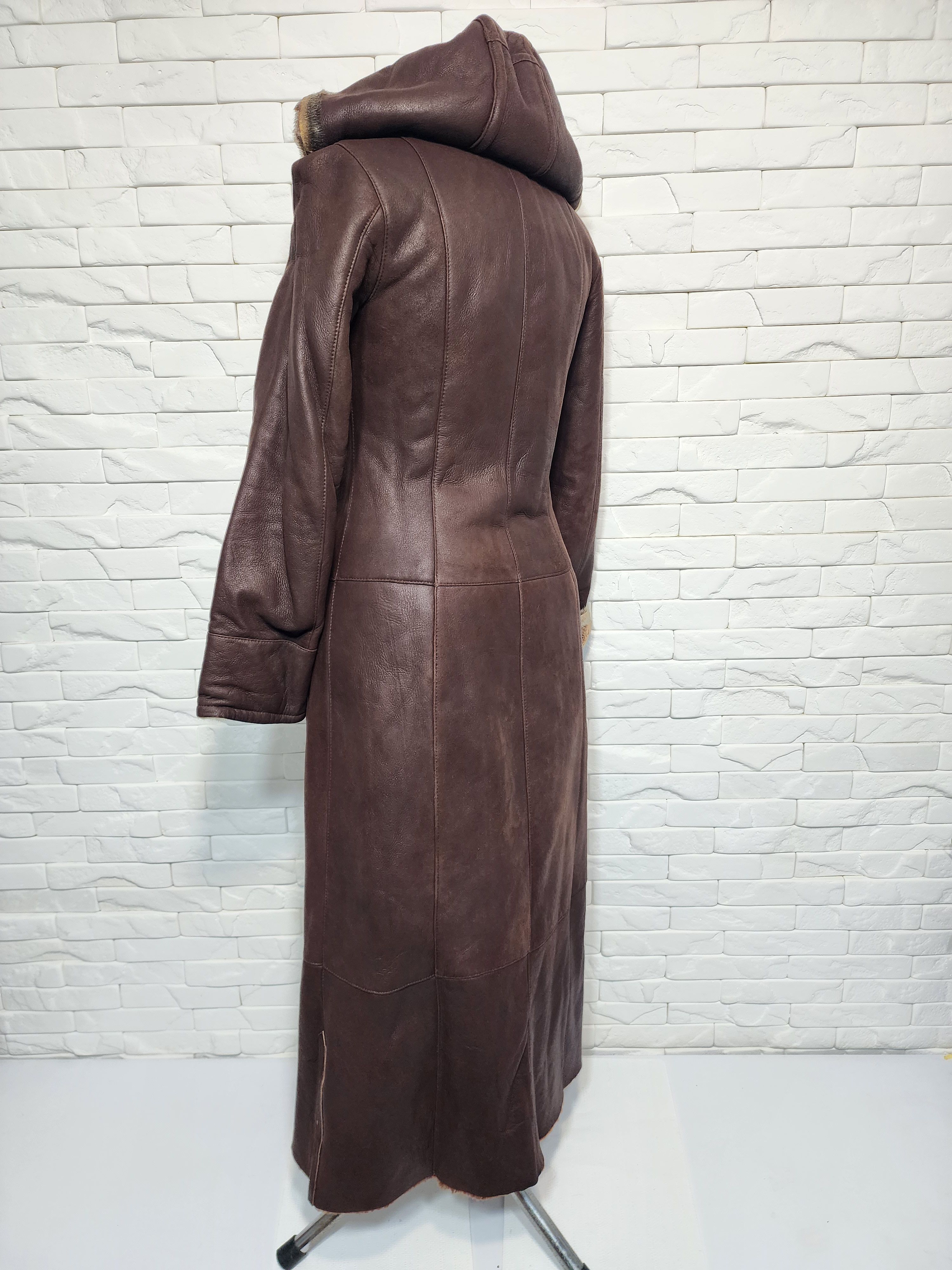 Uniqlo Women's Brown Sheepskin Coat: Genuine Fur Hood Size M / US 6-8 / IT 42-44 - 6 Thumbnail