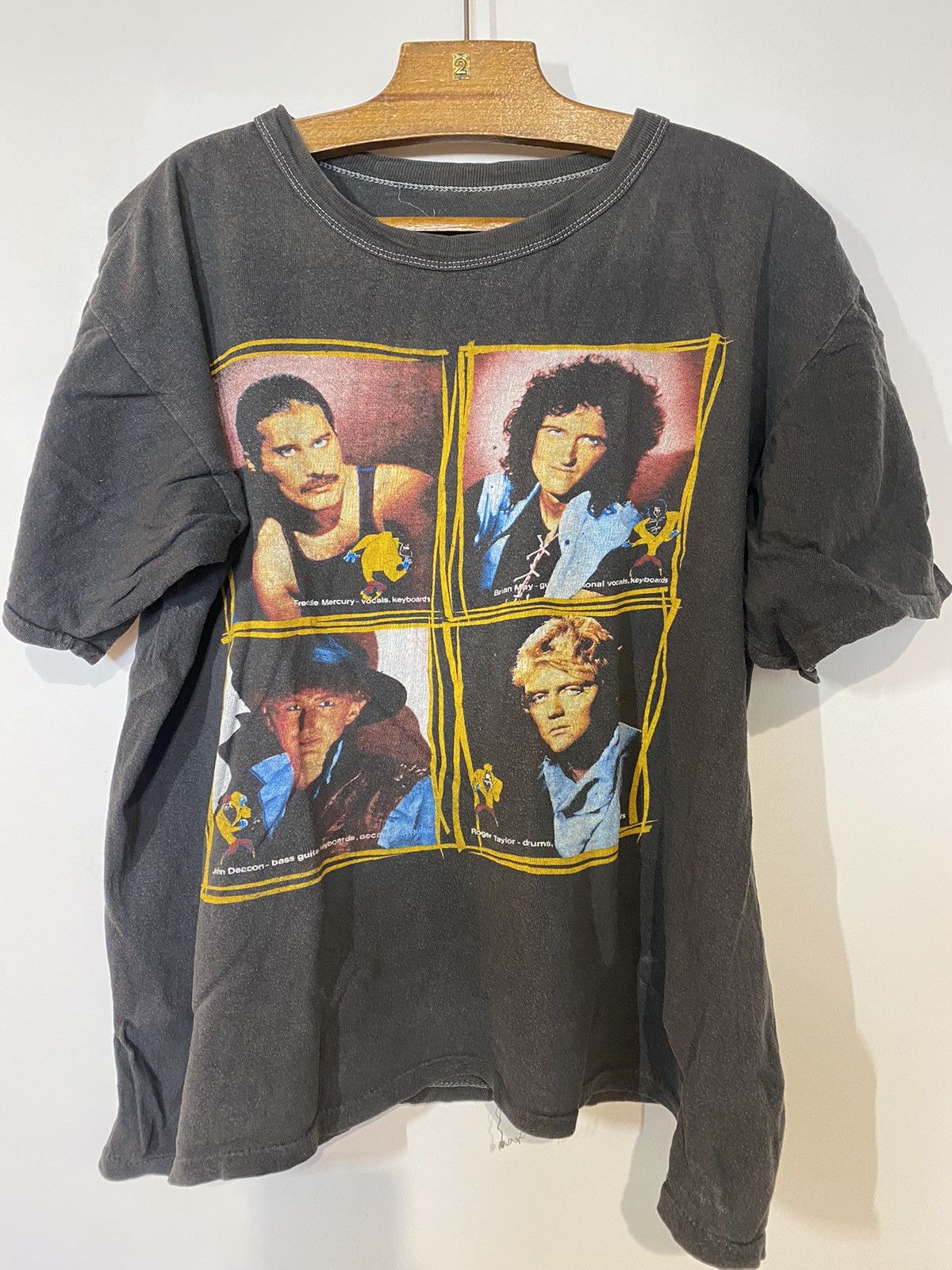 Band Tees Vintage 80s Queen final tour shirt Size US XL / EU 56 / 4 - 1 Thumbnail