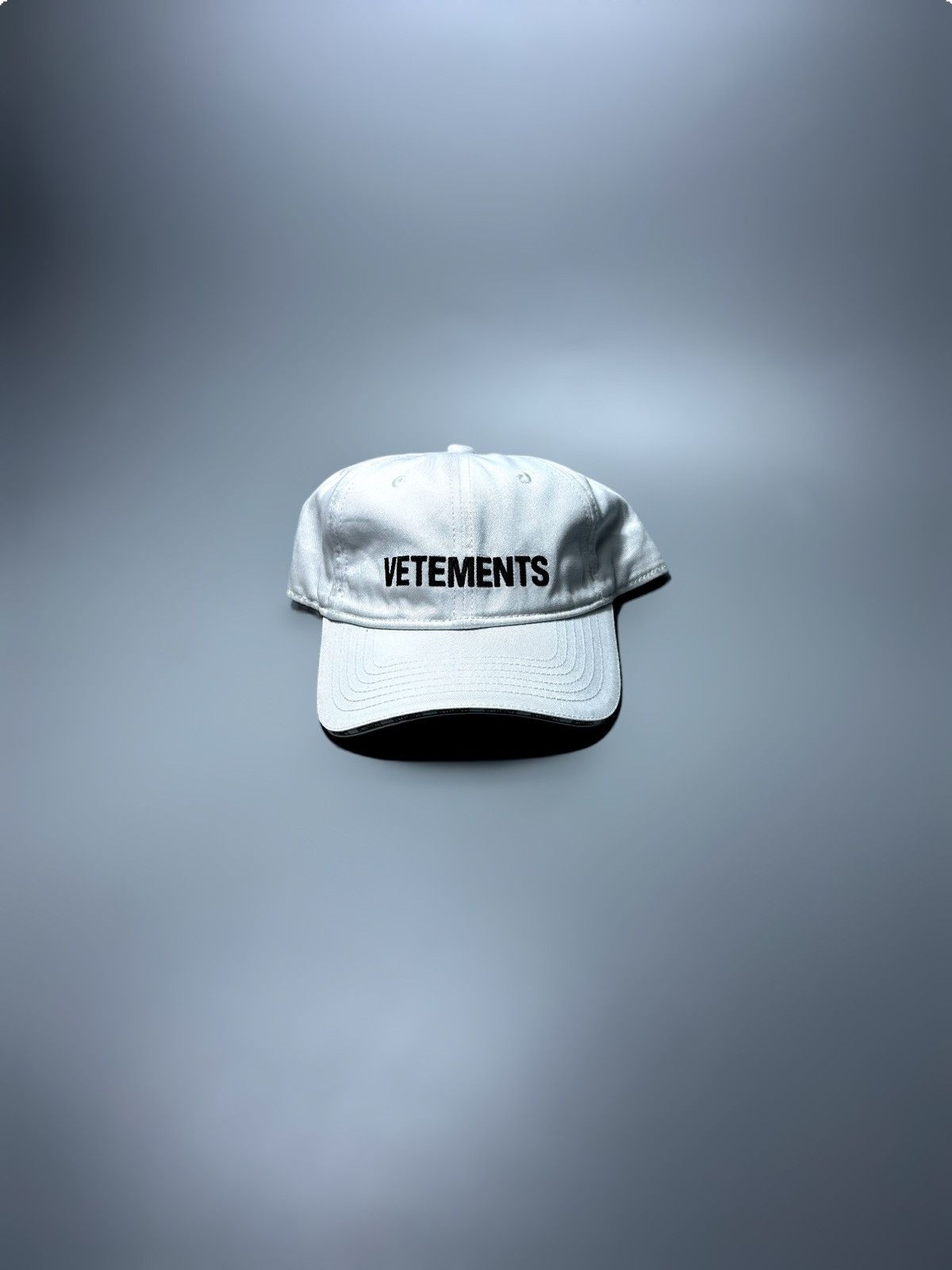 image of Vetements Iconic Logo Cap in White, Men's