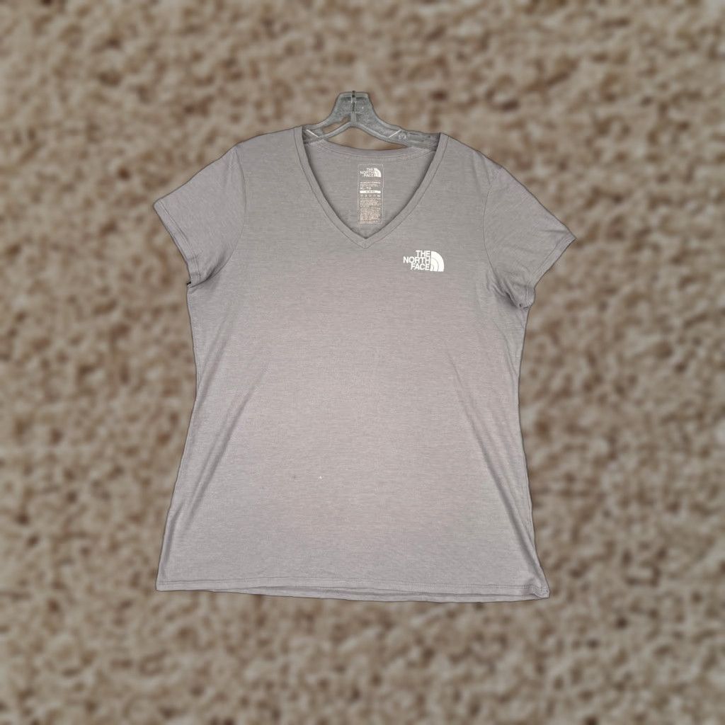 The North Face The North Face Shirt Women XL Gray V-Neck Polyester Jersey Slim Read Shirt Mens? Size XL / US 12-14 / IT 48-50 - 1 Thumbnail