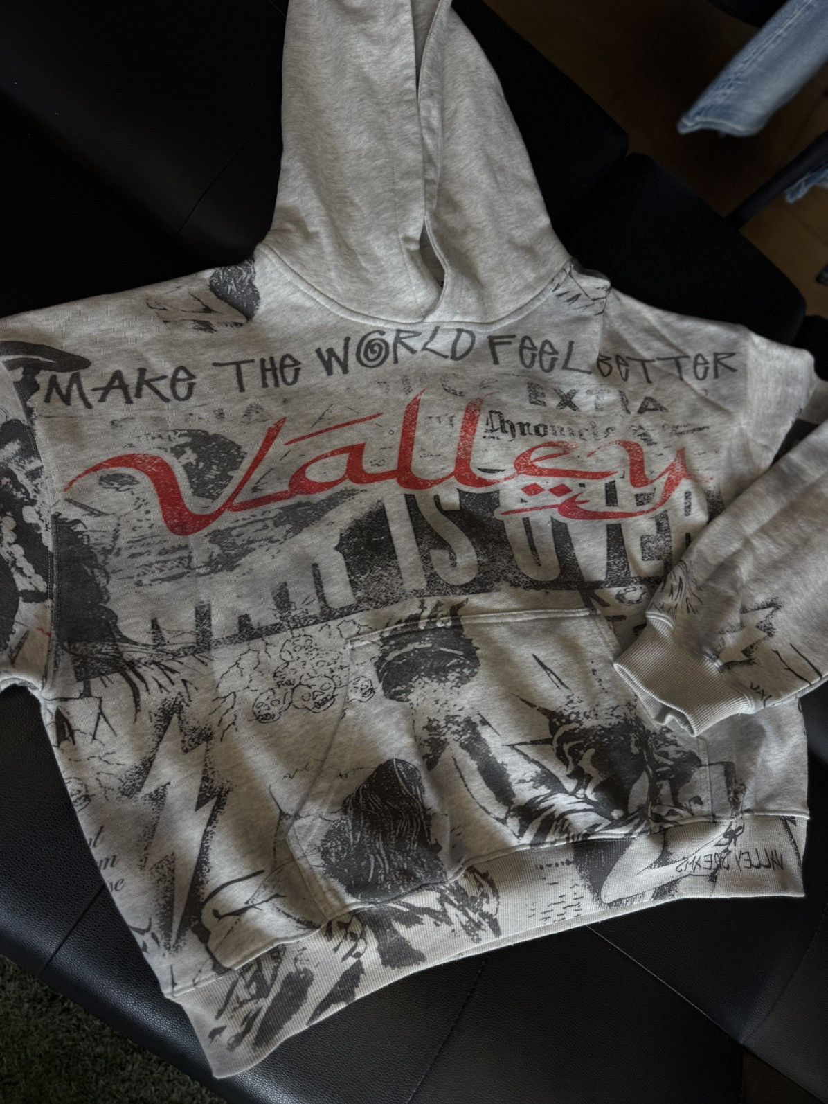 Vale Vale Valley Mural Pullover Hoodie Size Medium (NEW) Size US M / EU 48-50 / 2 - 3 Thumbnail