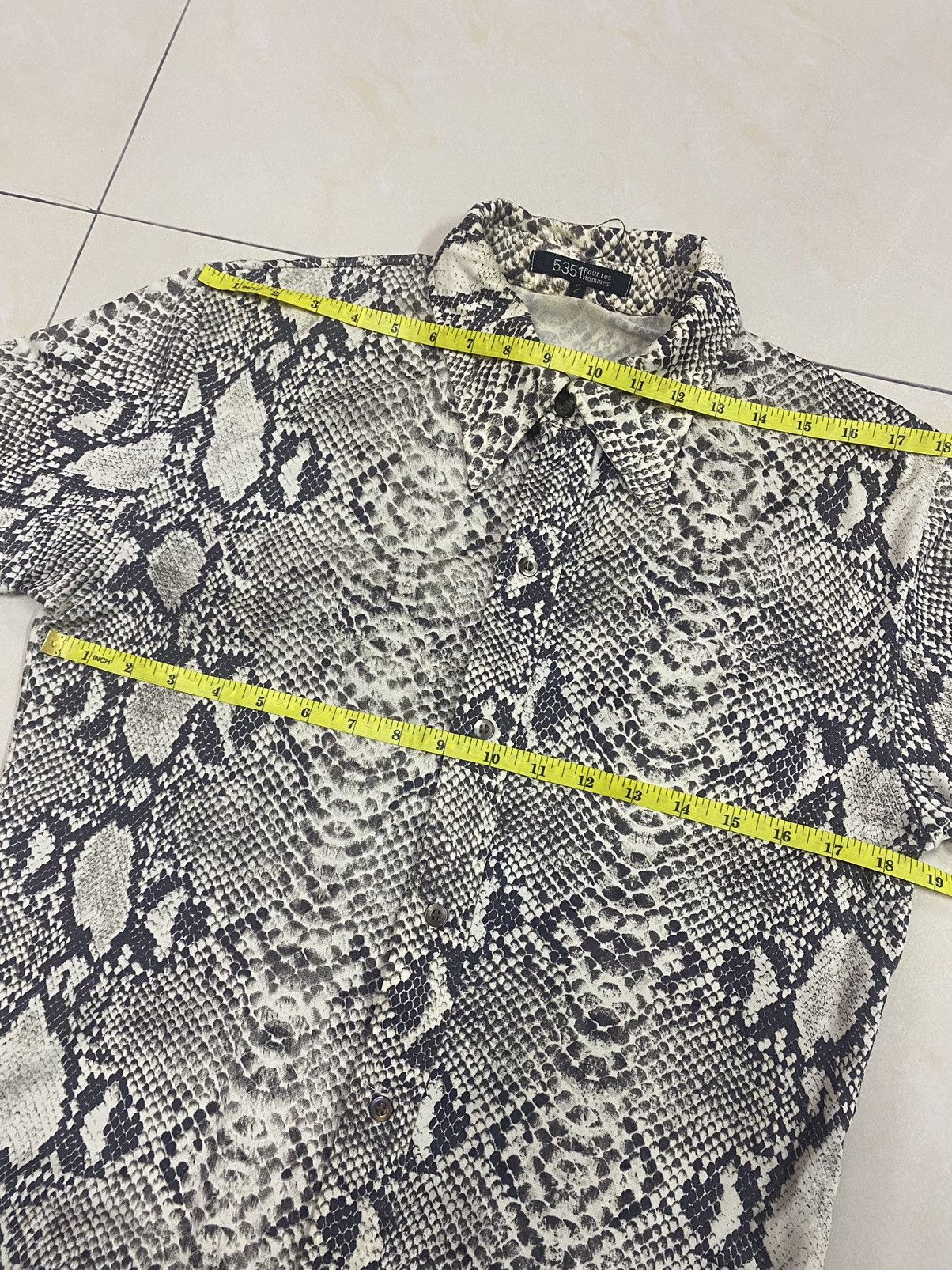 20471120 × 5351 POUR LES HOMMES × Beauty Beast Japanese Brand Snake Skin Strech Shirt Size US S / EU 44-46 / 1 - 12 Thumbnail