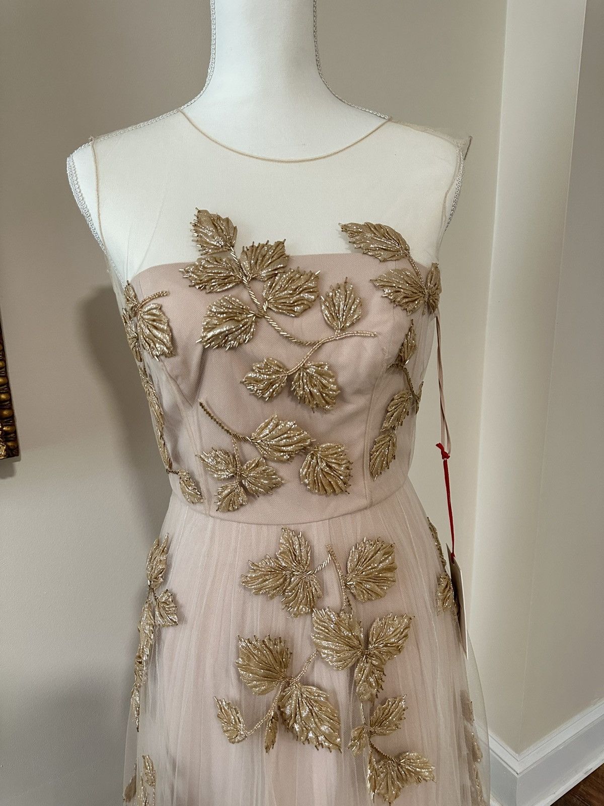 Carolina Herrera Carolina Herrera dress with golden leaf embroidery! Size XS / US 0-2 / IT 36-38 - 2 Thumbnail