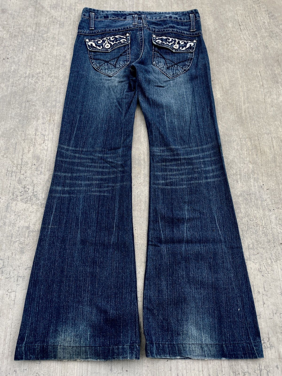 Japanese Brand 2000s JAPANESE BRAND EMBROIDERY MUDWASH FLARE JEANS Size US 30 / EU 46 - 1 Thumbnail