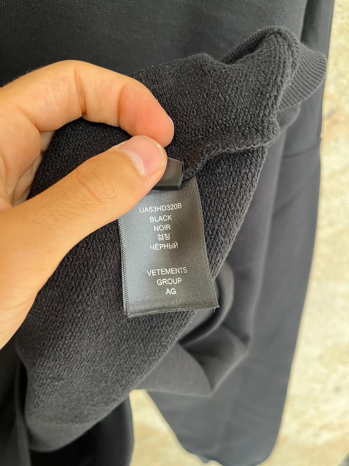 Vetements Sweet Logo Hoodie in Black Size US S / EU 44-46 / 1 - 13 Thumbnail