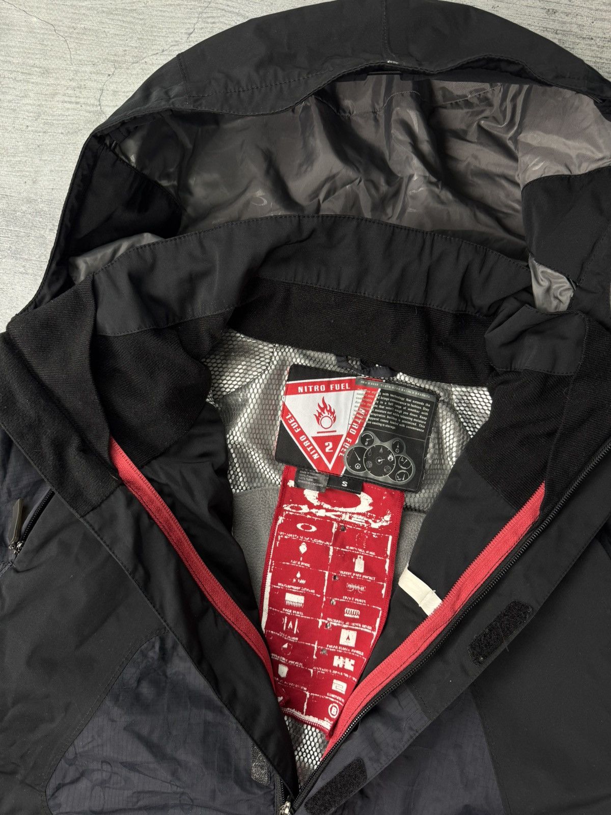 Oakley Vintage 90’s Oakley Y2K Ski Gorpcore Monogram Jacket Size S / US 4 / IT 40 - 10 Thumbnail