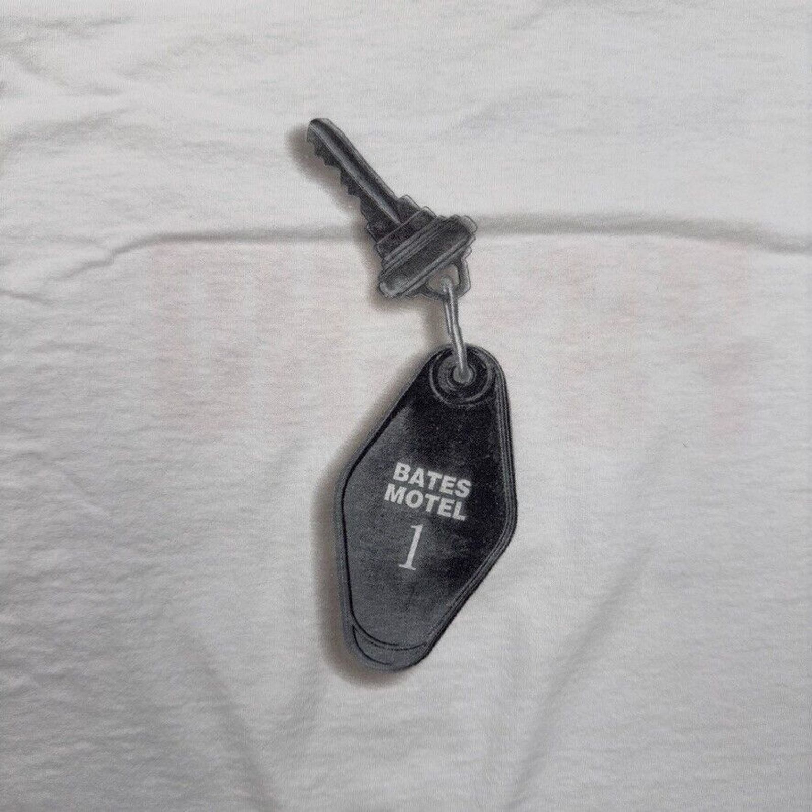 Anvil × Vintage Vintage Psycho Bates Motel Key T Shirt 1998 Anvil Size US XL / EU 56 / 4 - 4 Thumbnail