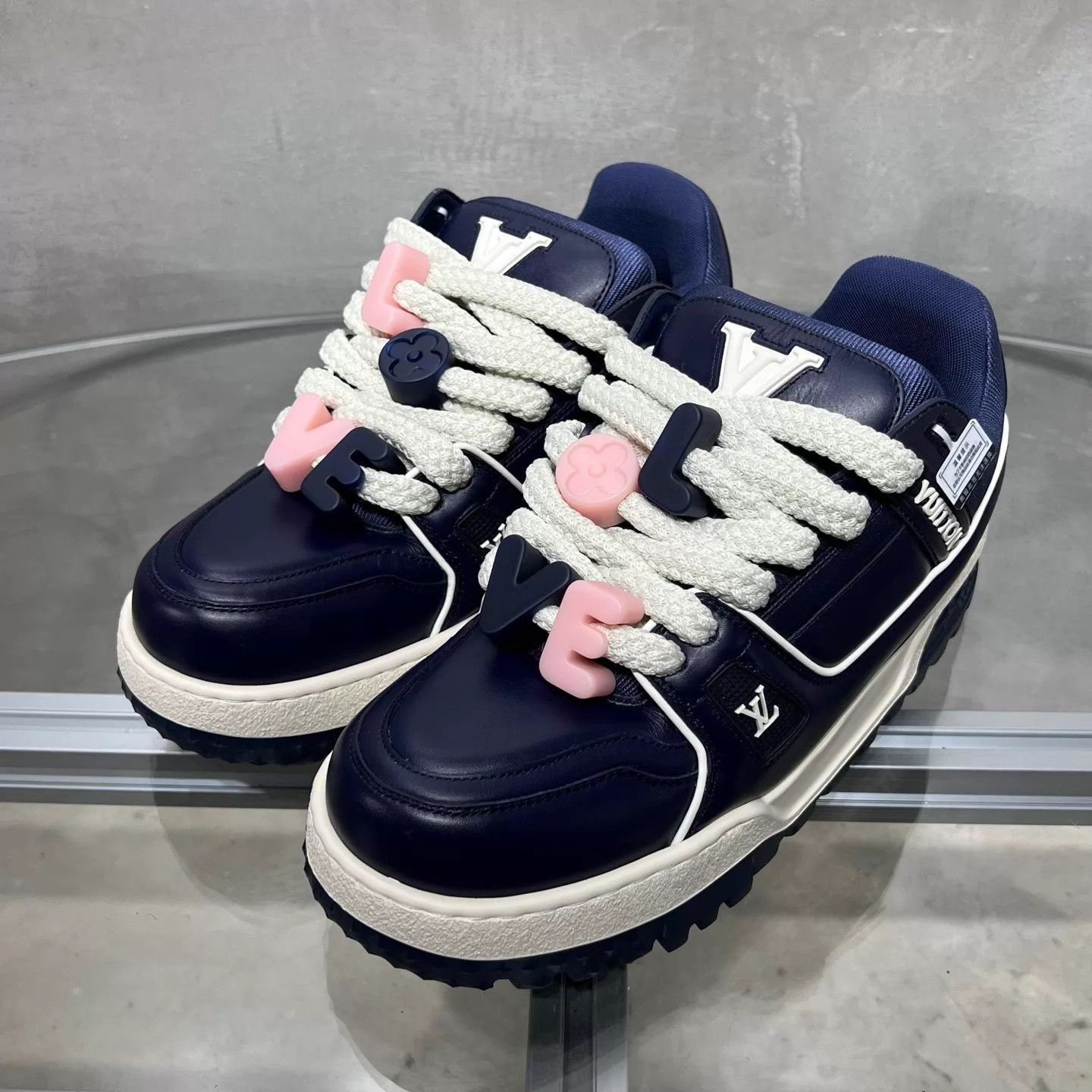 Louis Vuitton LV Trainer maxi Valentine's Day Blue Pudgy UK6 40 Size US 7 / EU 40 - 2 Thumbnail
