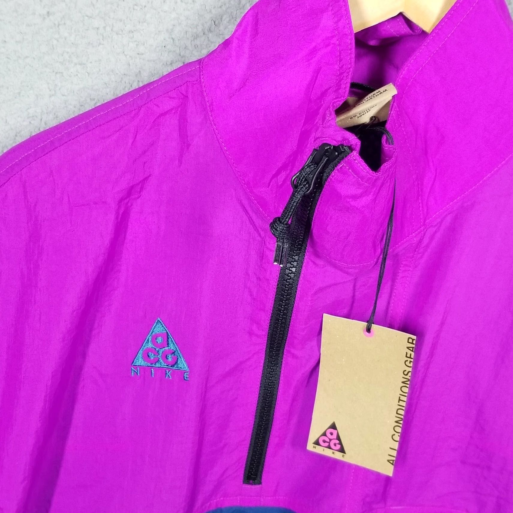 Nike ACG VINTAGE Nike Womens M ACG NRG Packable Anorak Jacket BQ3615-551 Vivid Purple/blue Force Size M / US 6-8 / IT 42-44 - 2 Thumbnail
