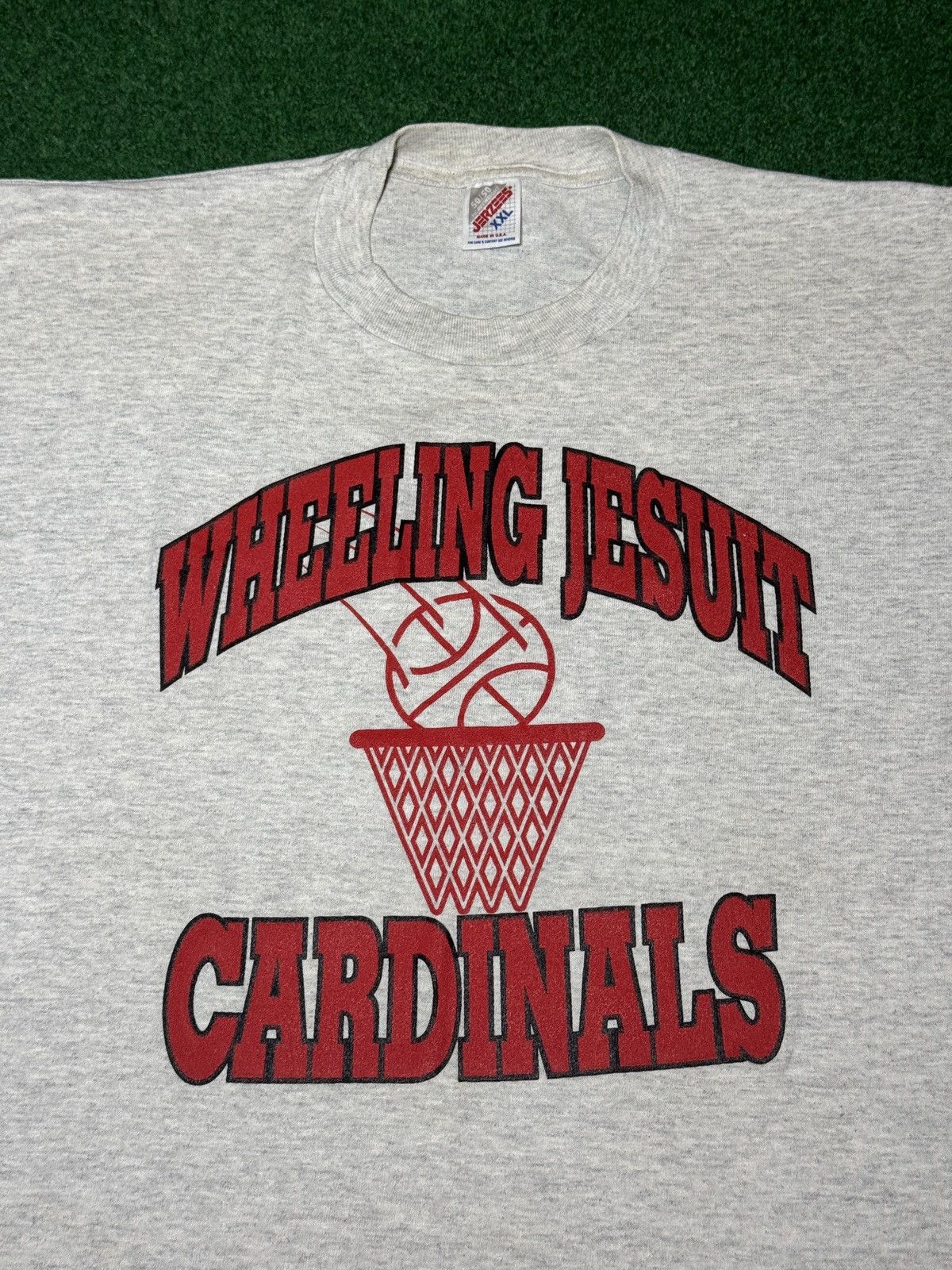 Vintage Wheeling Jesuit Cardinals College Basketball NCAA T Shirt Size US XXL / EU 58 / 5 - 2 Thumbnail