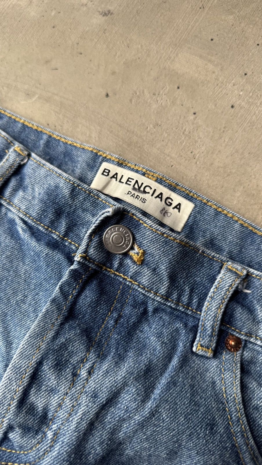 Balenciaga 2017 BALENCIAGA BY DEMNA GVASALIA BLUE JEANS Size 31" - 7 Thumbnail