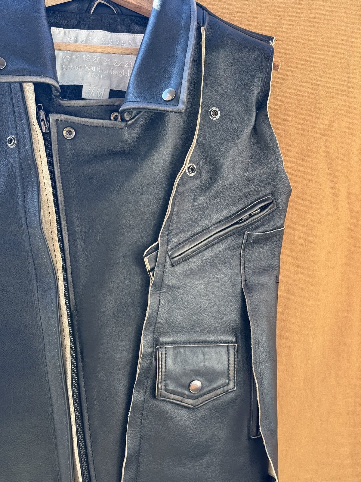 H&M × Maison Margiela Maison Margiela x H&M leather vest Size S / US 4 / IT 40 - 2 Thumbnail