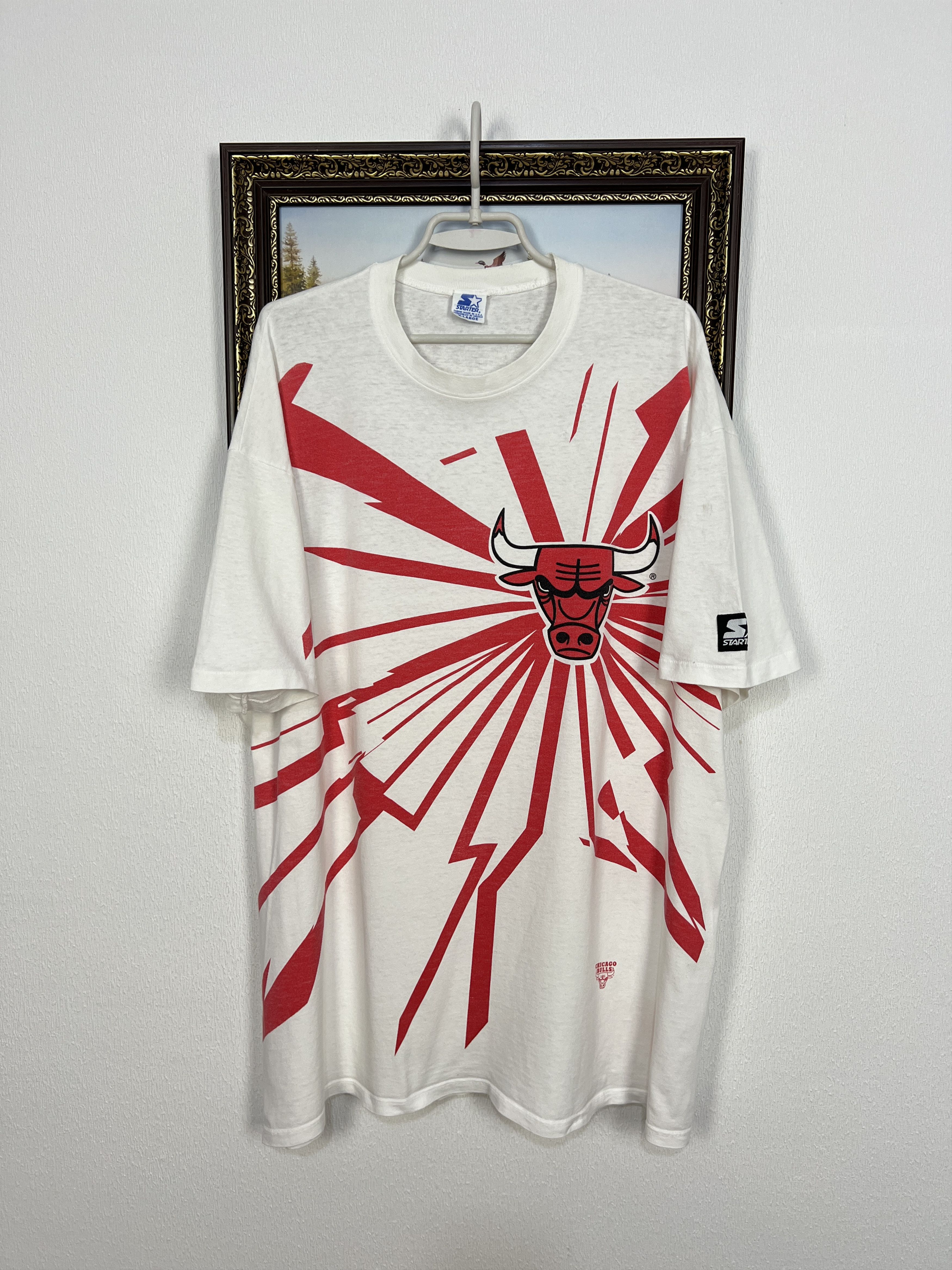 Starter Vintage 90's Starter Chicago Bulls Over Print NBA Shirt Size US XL / EU 56 / 4 - 1 Thumbnail