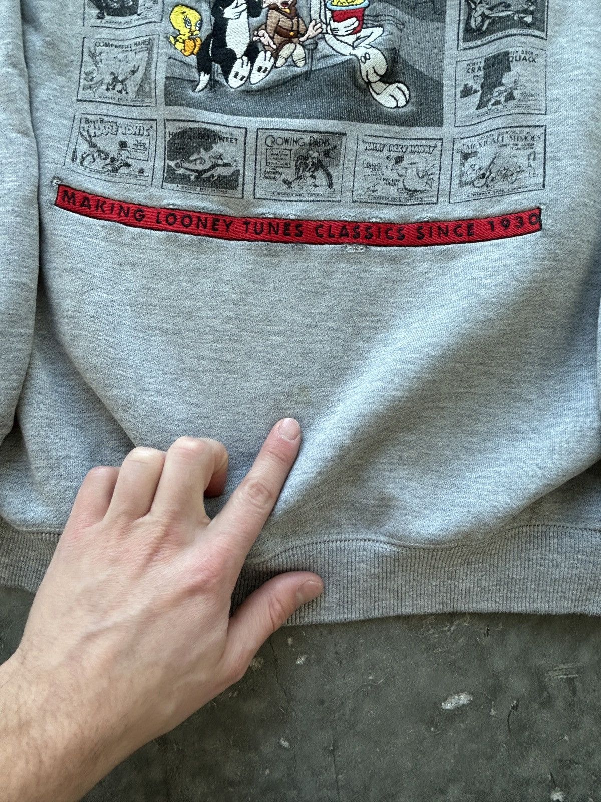 Vintage Vintage 90s Warner Bros Looney Tunes Sweatshirt Boxy Fit Size US XL / EU 56 / 4 - 7 Thumbnail