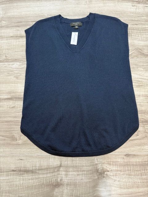 Banana Republic NWT Banana Republic Forever Round-Hem Sleeveless Sweater/Top Size XS / US 0-2 / IT 36-38 - 1 Thumbnail