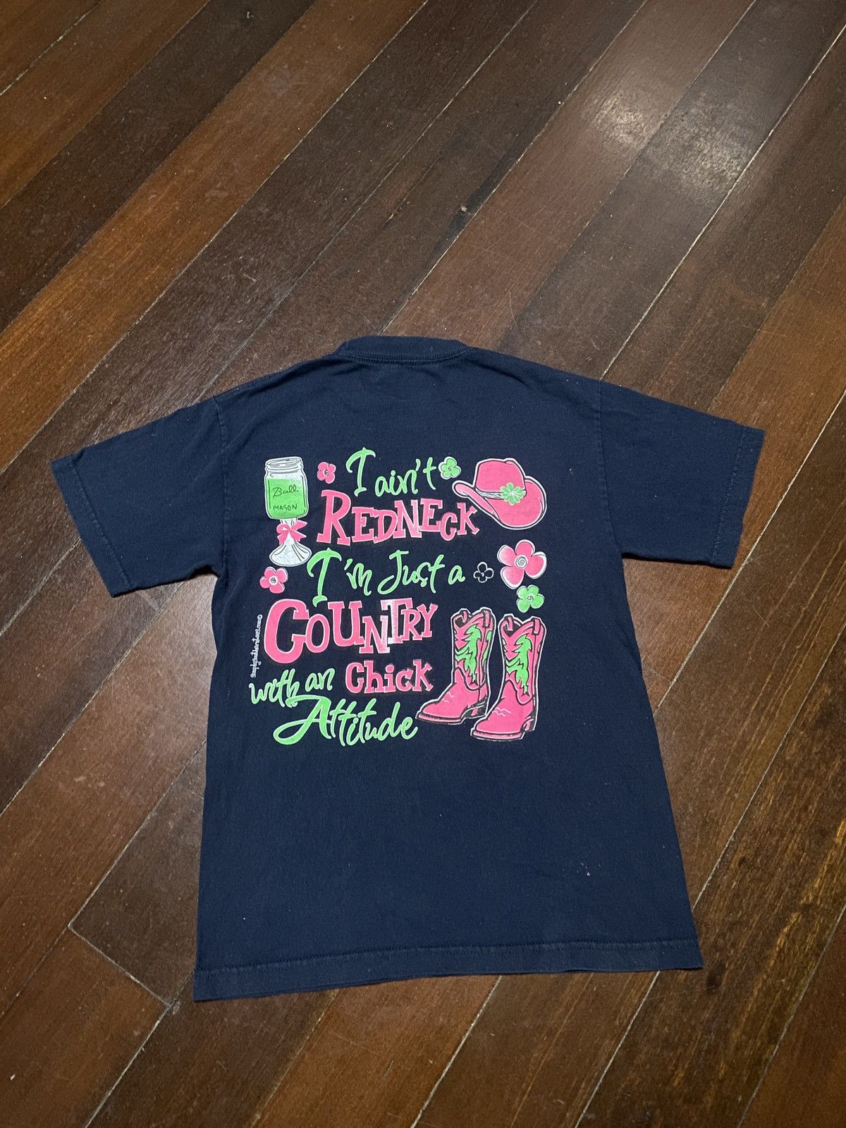 FIRE 🔥 VINTAGE RED NECK IM JUST A COUNTRY CHICK HUMOR