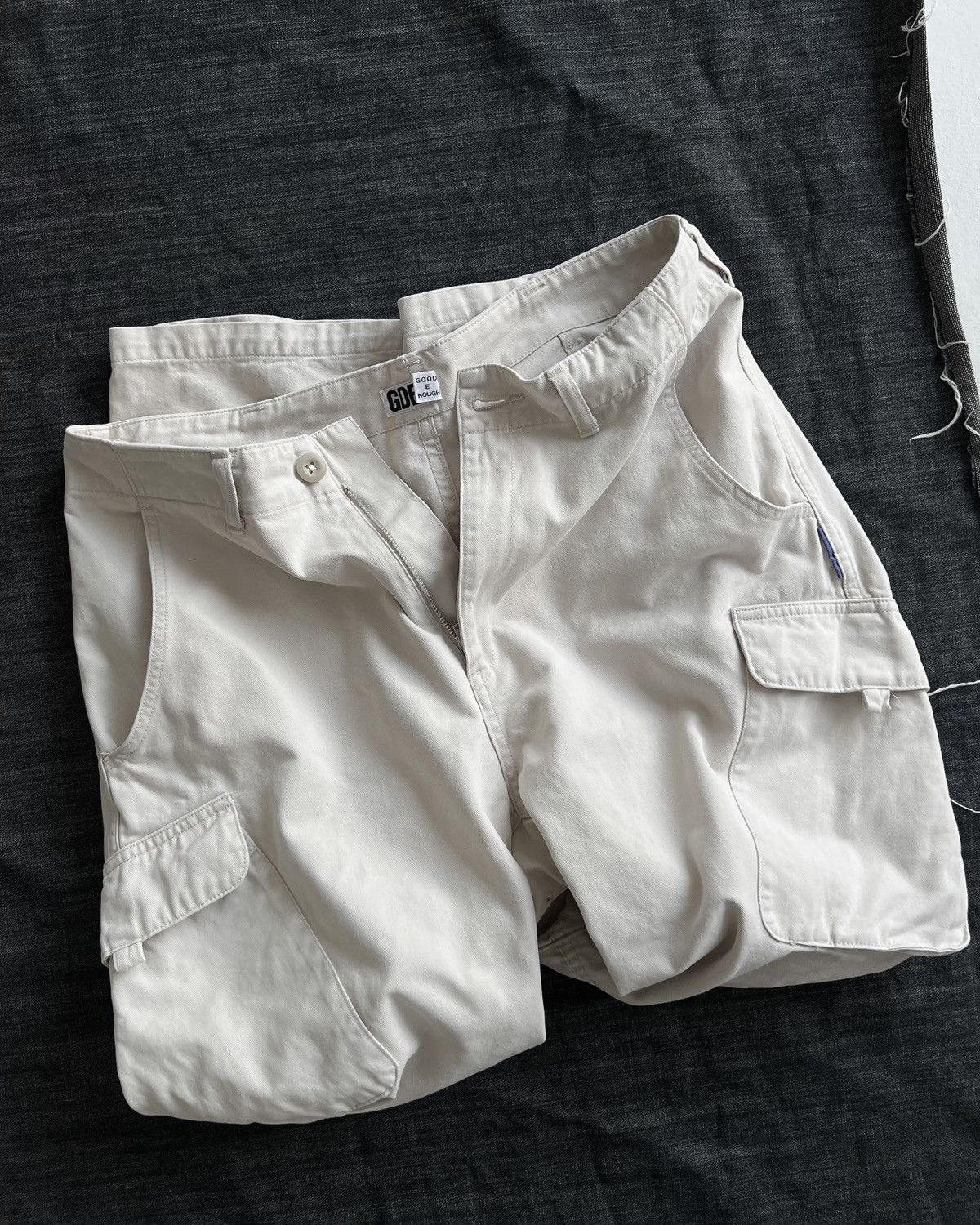 GOODENOUGH × Hiroshi Fujiwara VINTAGE GOODENOUGH CARGO PANTS Size US 31 - 13 Thumbnail