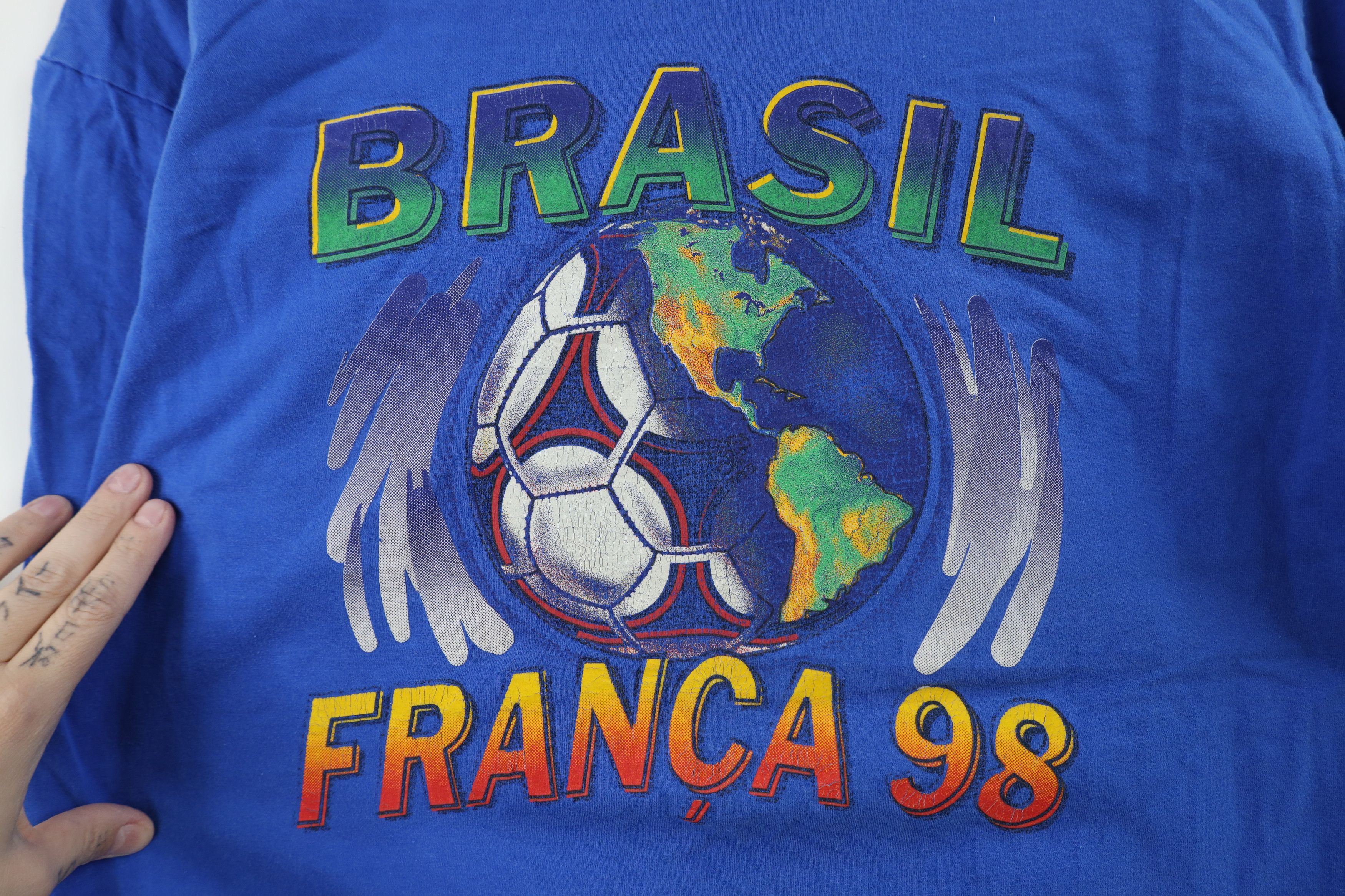 Vintage Vintage 90s World Cup France Brasil Soccer Football T-Shirt Size US M / EU 48-50 / 2 - 4 Thumbnail