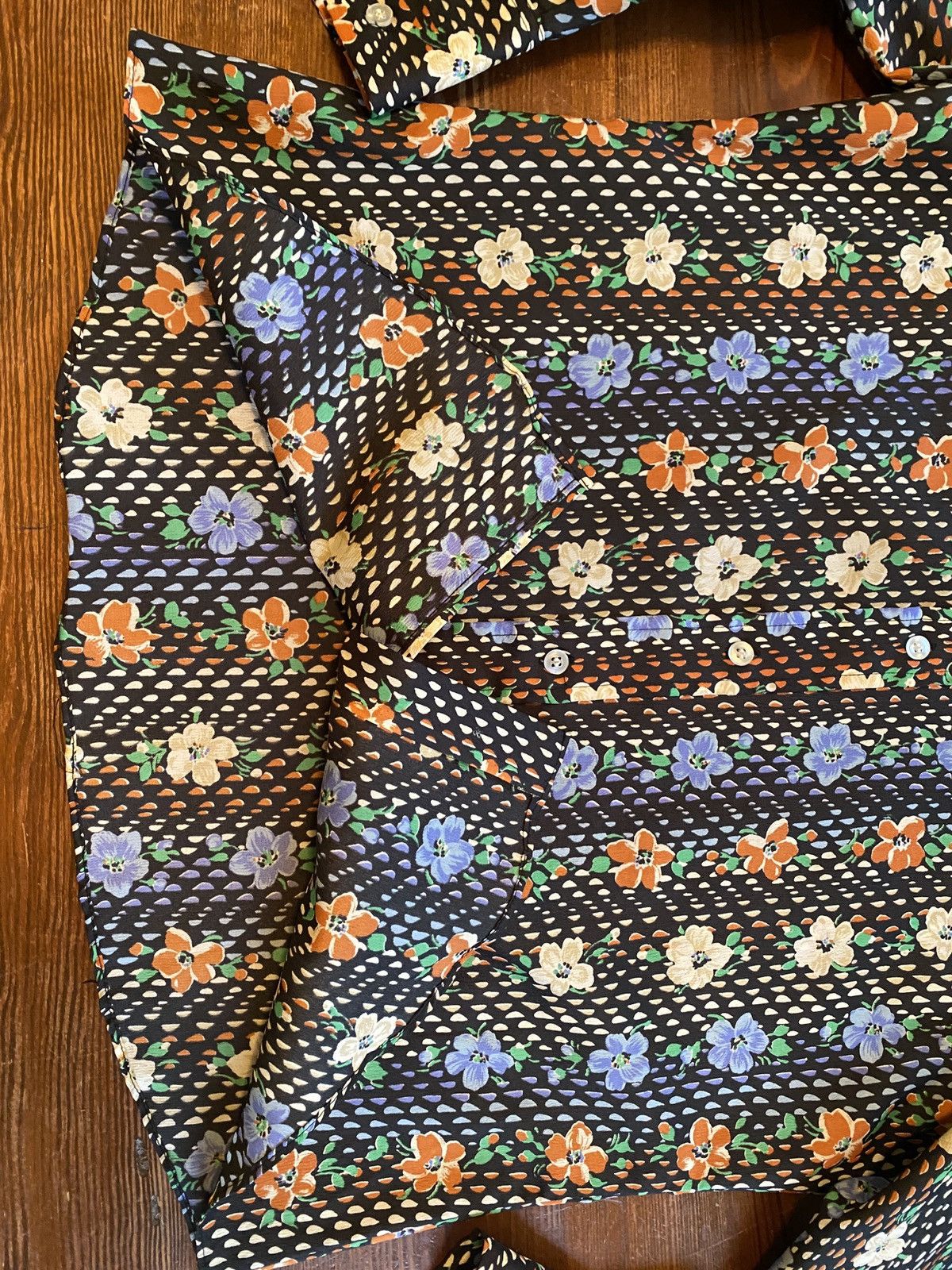 Retrofit × Vintage Vintage 60s/70s Kmart Flowers All Over Polyester Button Up Size M / US 6-8 / IT 42-44 - 6 Thumbnail