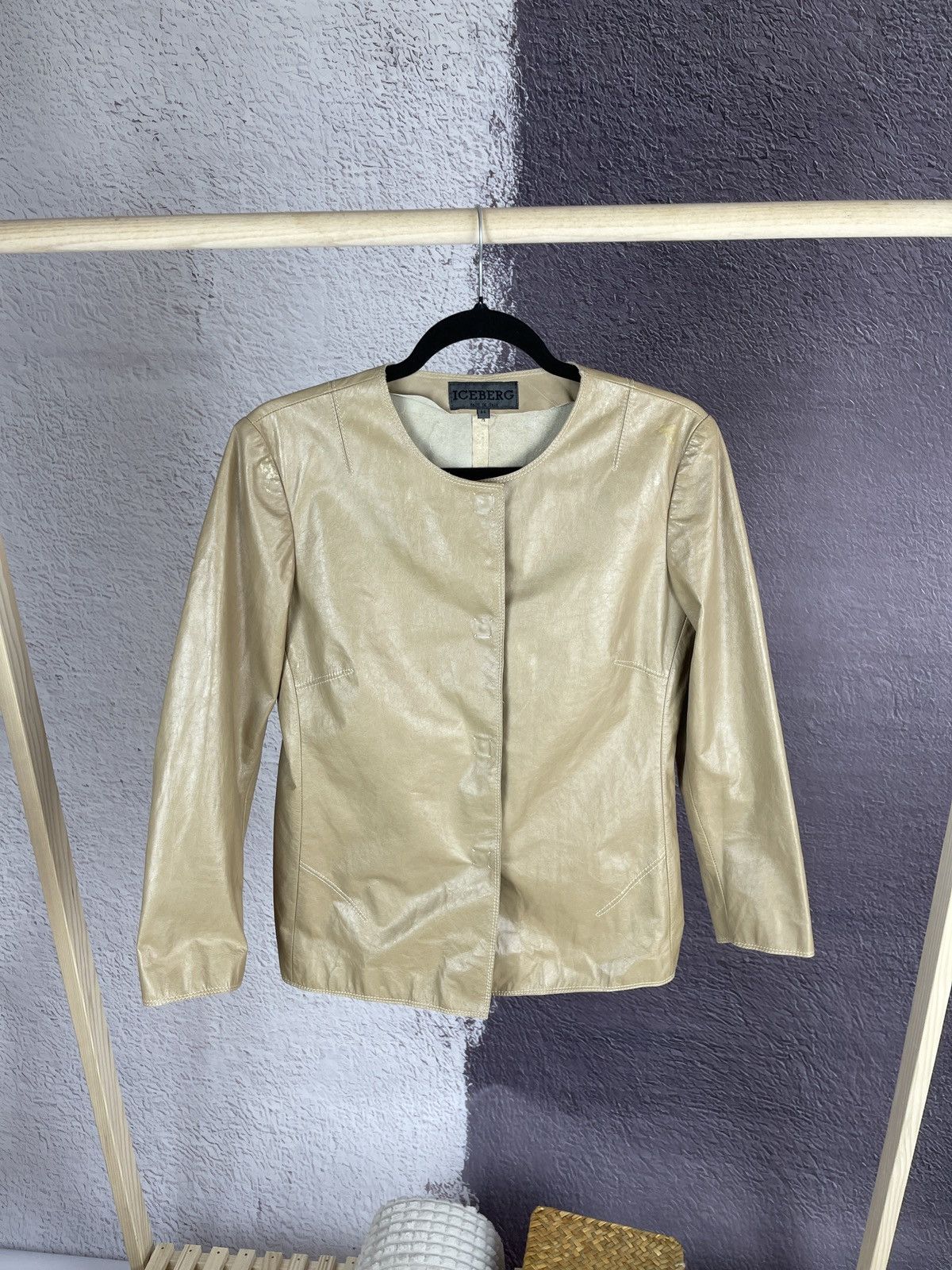 Iceberg Iceberg vintage beige made in Italy leather jacket Size M / US 6-8 / IT 42-44 - 1 Thumbnail
