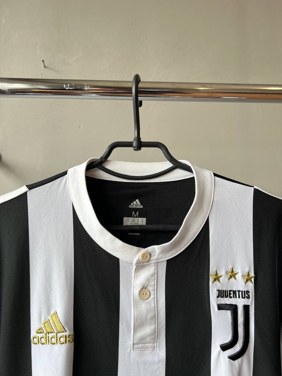 Adidas 2017/18 JUVENTUS FC HOME SOCCER JERSEY FOOTBALL SHIRT ADIDAS Size US M / EU 48-50 / 2 - 5 Thumbnail