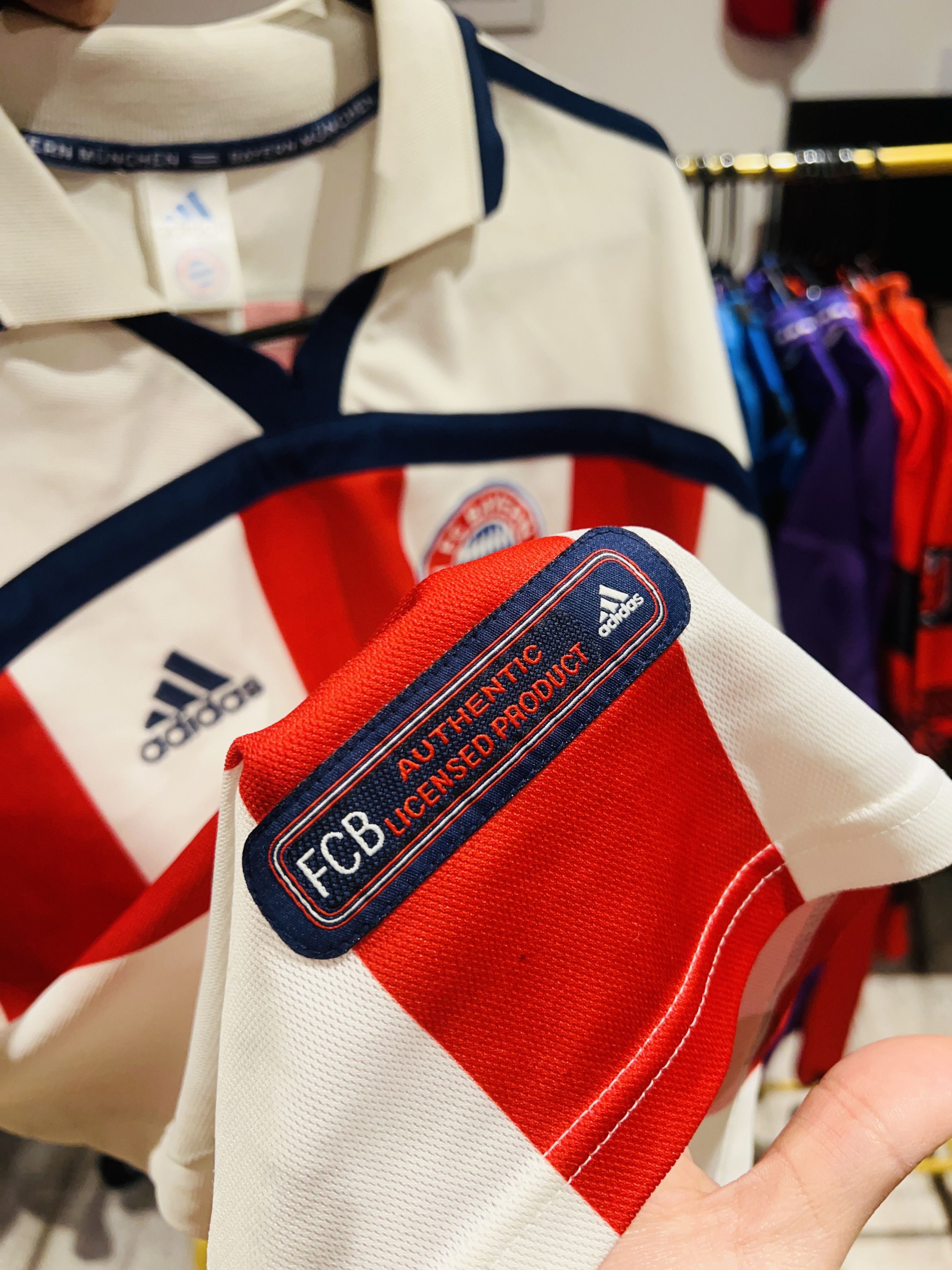 Adidas Bayern Munich 2000/01 away jersey Size US L / EU 52-54 / 3 - 4 Thumbnail