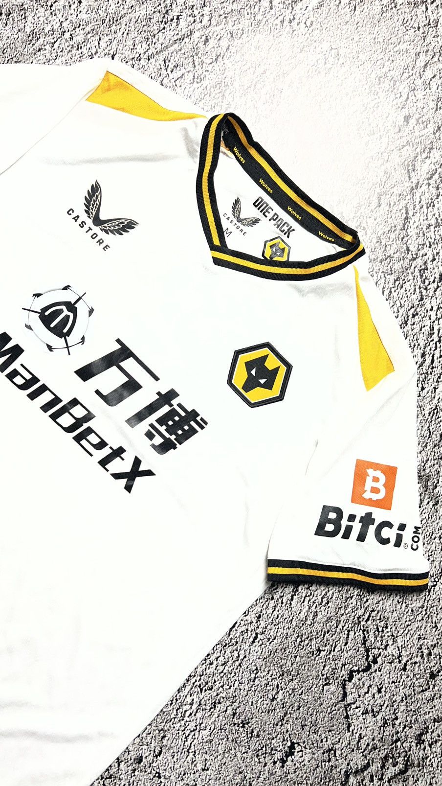 Castore 2020 Wolverhampton castore jersey Size US M / EU 48-50 / 2 - 2 Thumbnail