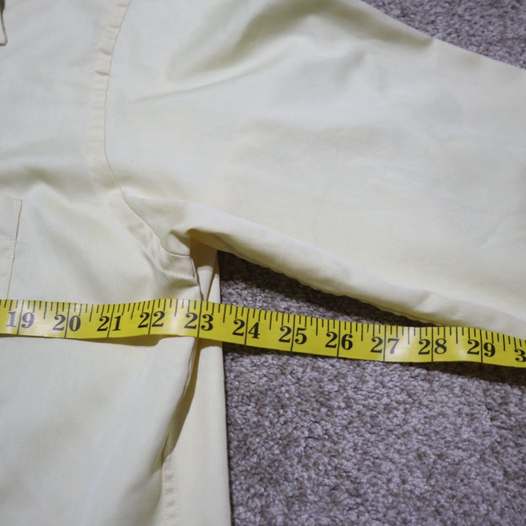 Arrow Arrow Shirt Men L Yellow Button-Down Short Sleeve 16.5 34/35 Cotton Polyester Casual Workwear 2010s Size US L / EU 52-54 / 3 - 5 Thumbnail