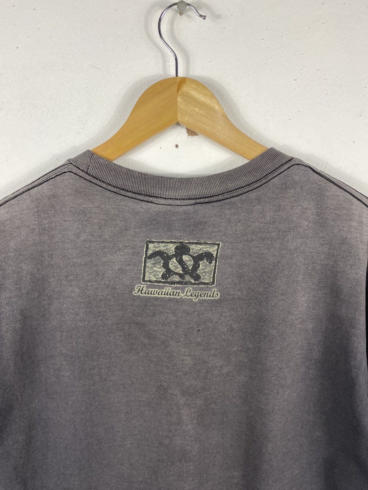 Vintage Vintage 90s Hawaiian Legends Distressed Faded T-Shirt Size US L / EU 52-54 / 3 - 9 Thumbnail
